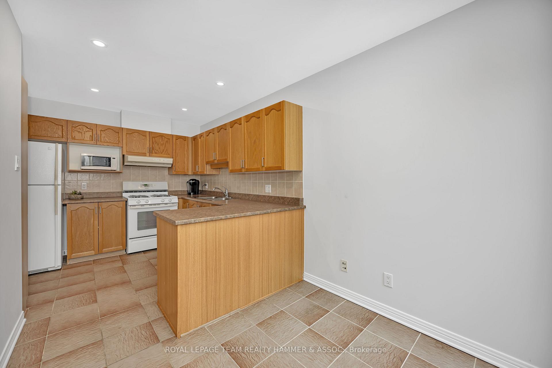Photo 13 of 558 Wild Shore Crescent, Ottawa, Riverside South/Gloucester Glen — HOMEH