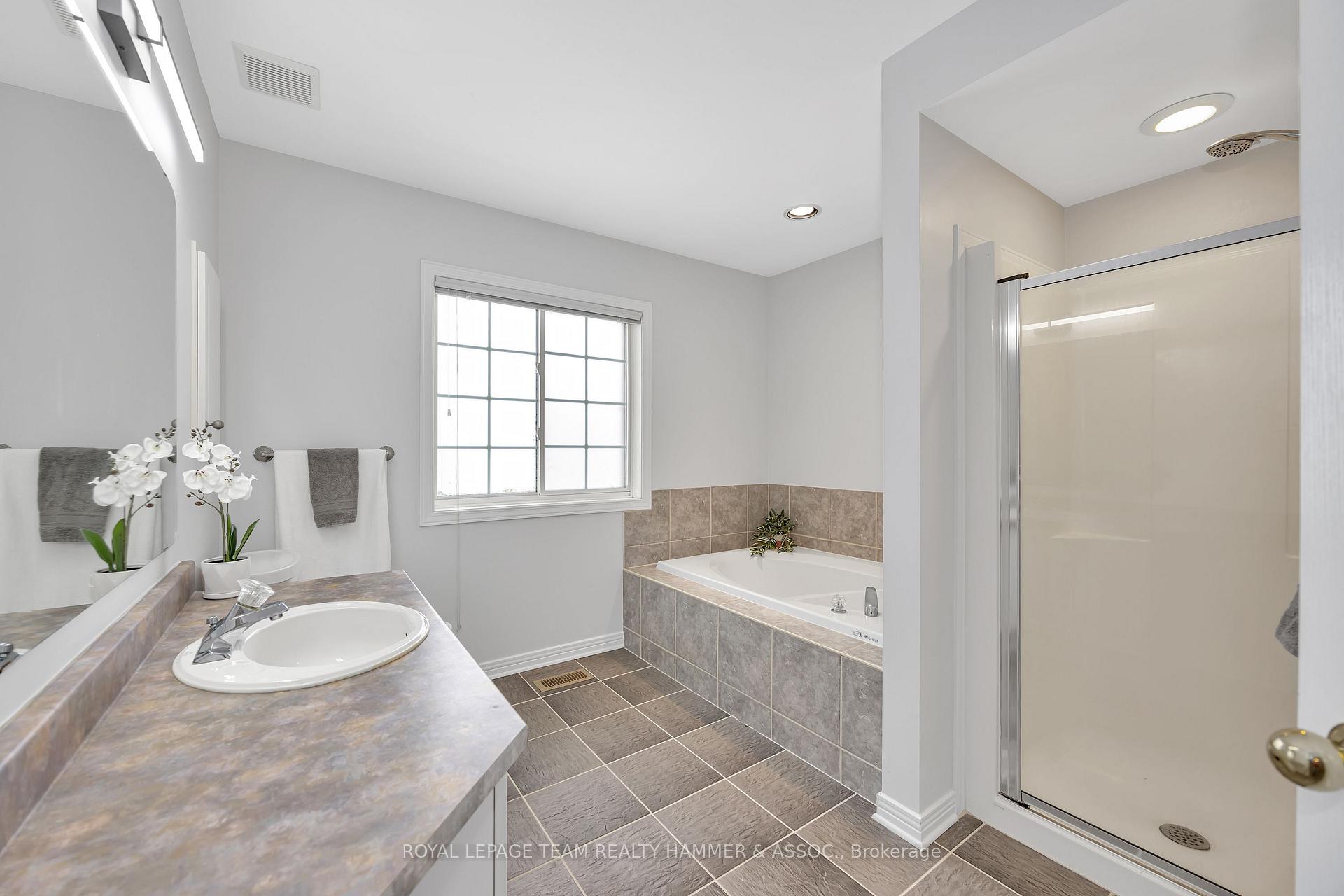 Photo 19 of 558 Wild Shore Crescent, Ottawa, Riverside South/Gloucester Glen — HOMEH