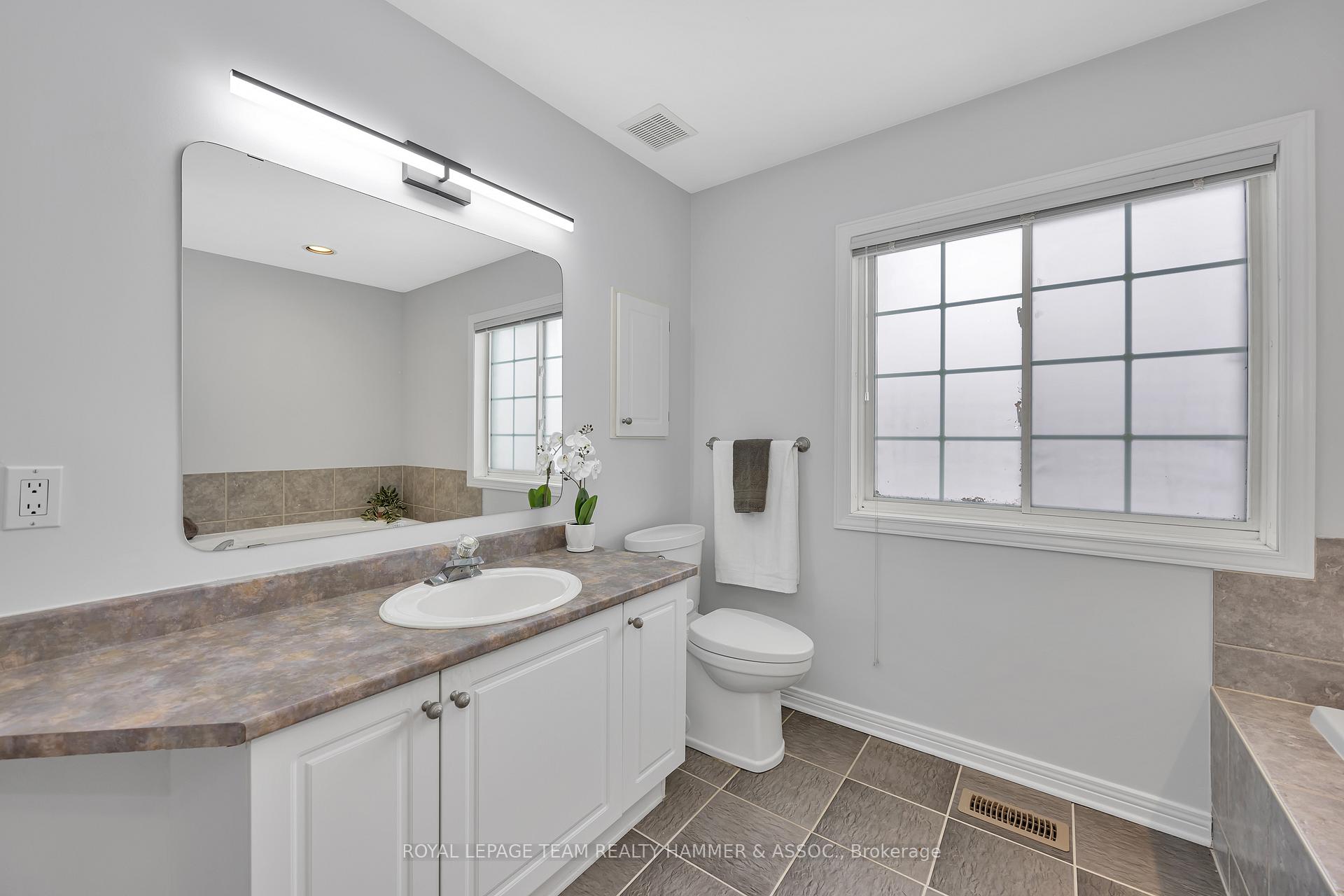 Photo 20 of 558 Wild Shore Crescent, Ottawa, Riverside South/Gloucester Glen — HOMEH