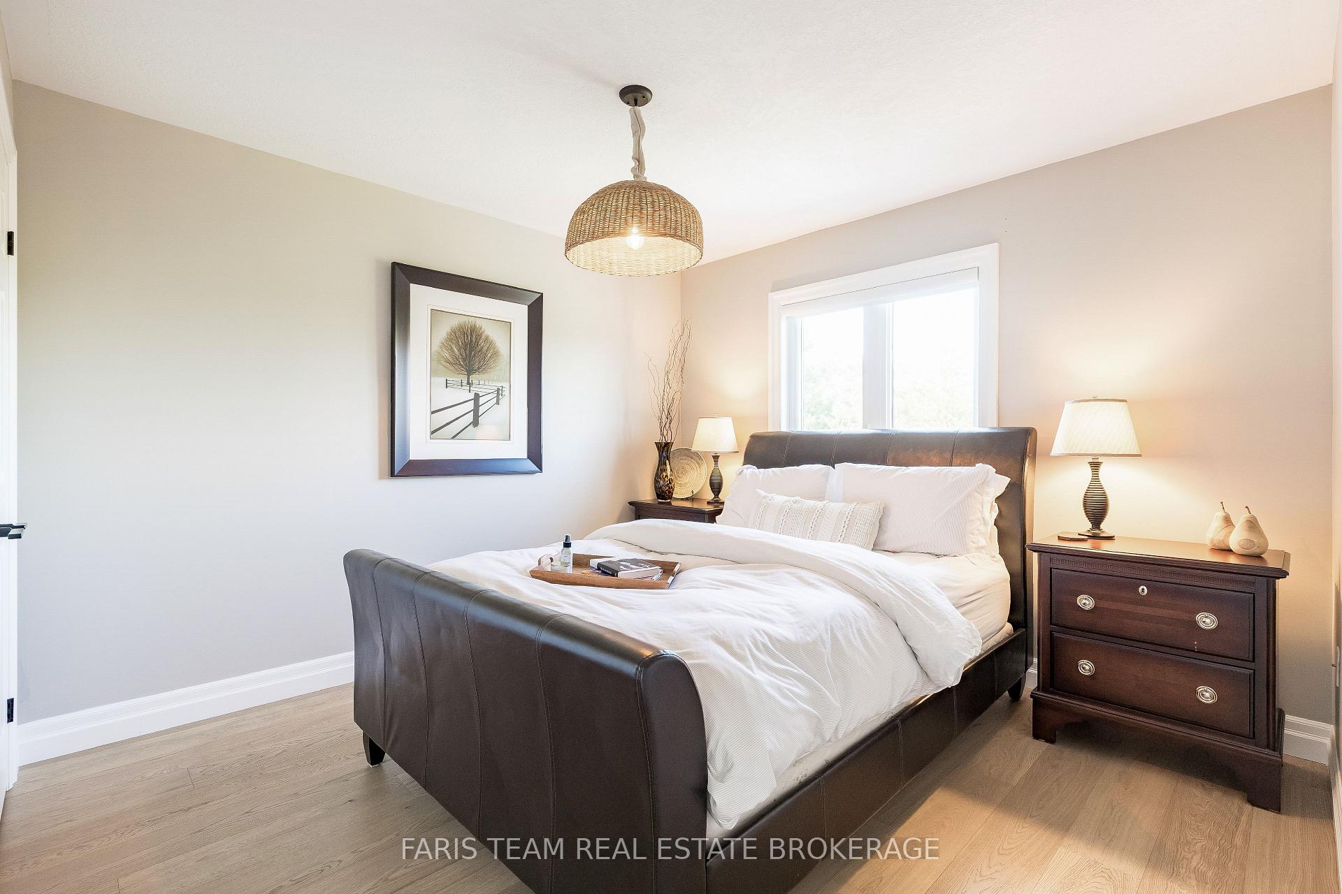 Photo 4 of 50 Birkhall Place, Barrie, Innis-Shore — HOMEH