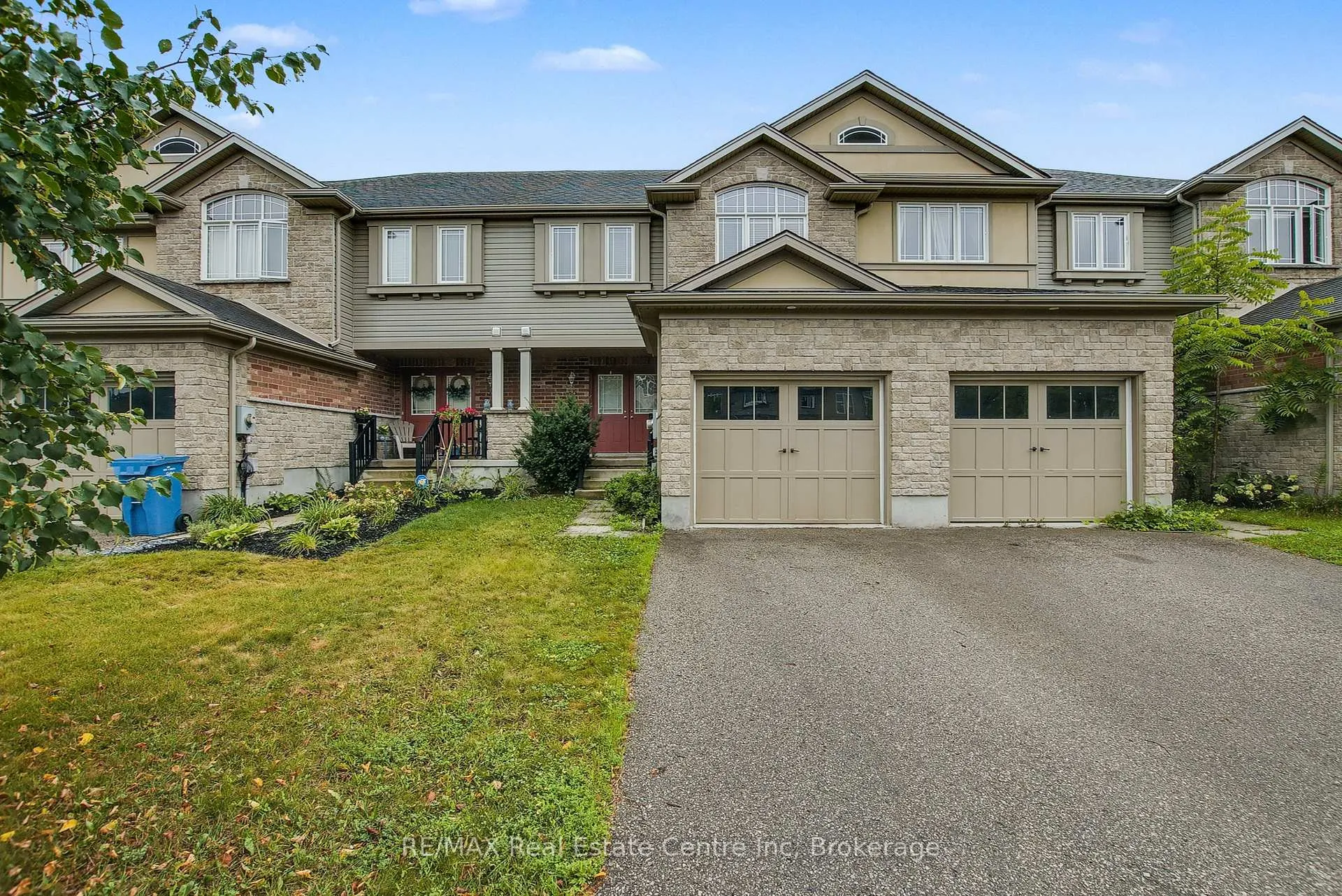 Photo 1 of 35 Revell Drive, Guelph, Clairfields/Hanlon Business Park — HOMEH