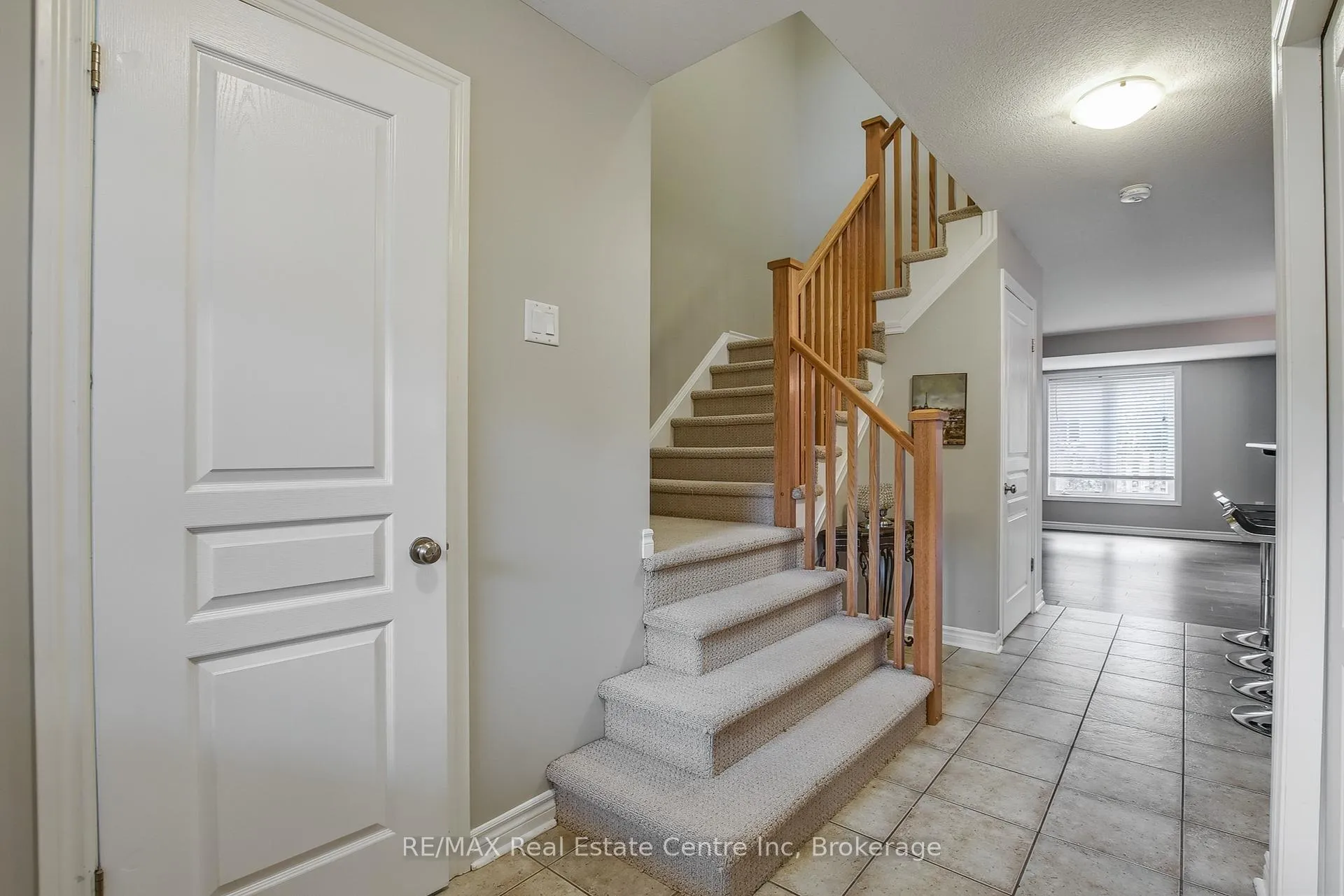Photo 24 of 35 Revell Drive, Guelph, Clairfields/Hanlon Business Park — HOMEH