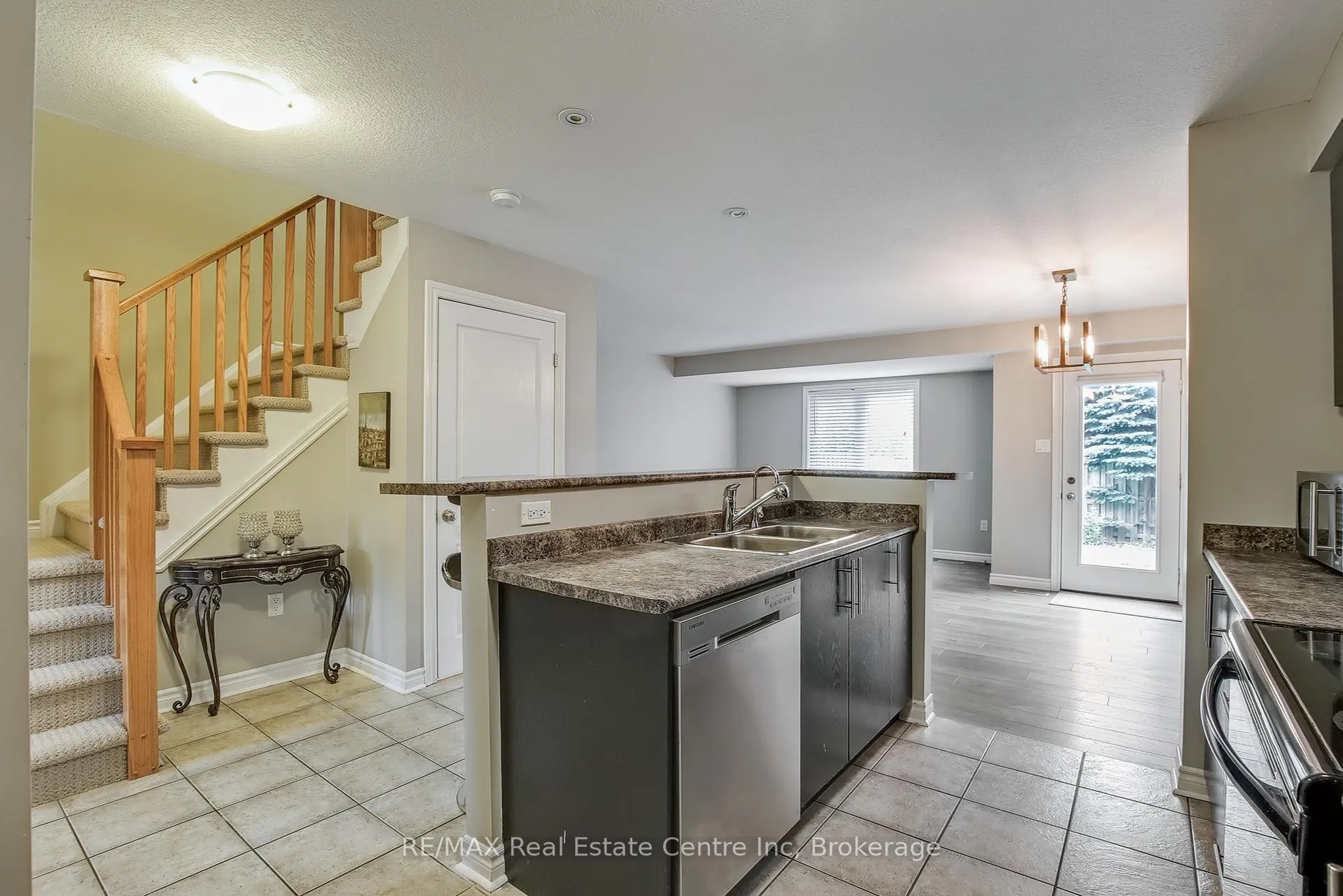 Photo 34 of 35 Revell Drive, Guelph, Clairfields/Hanlon Business Park — HOMEH