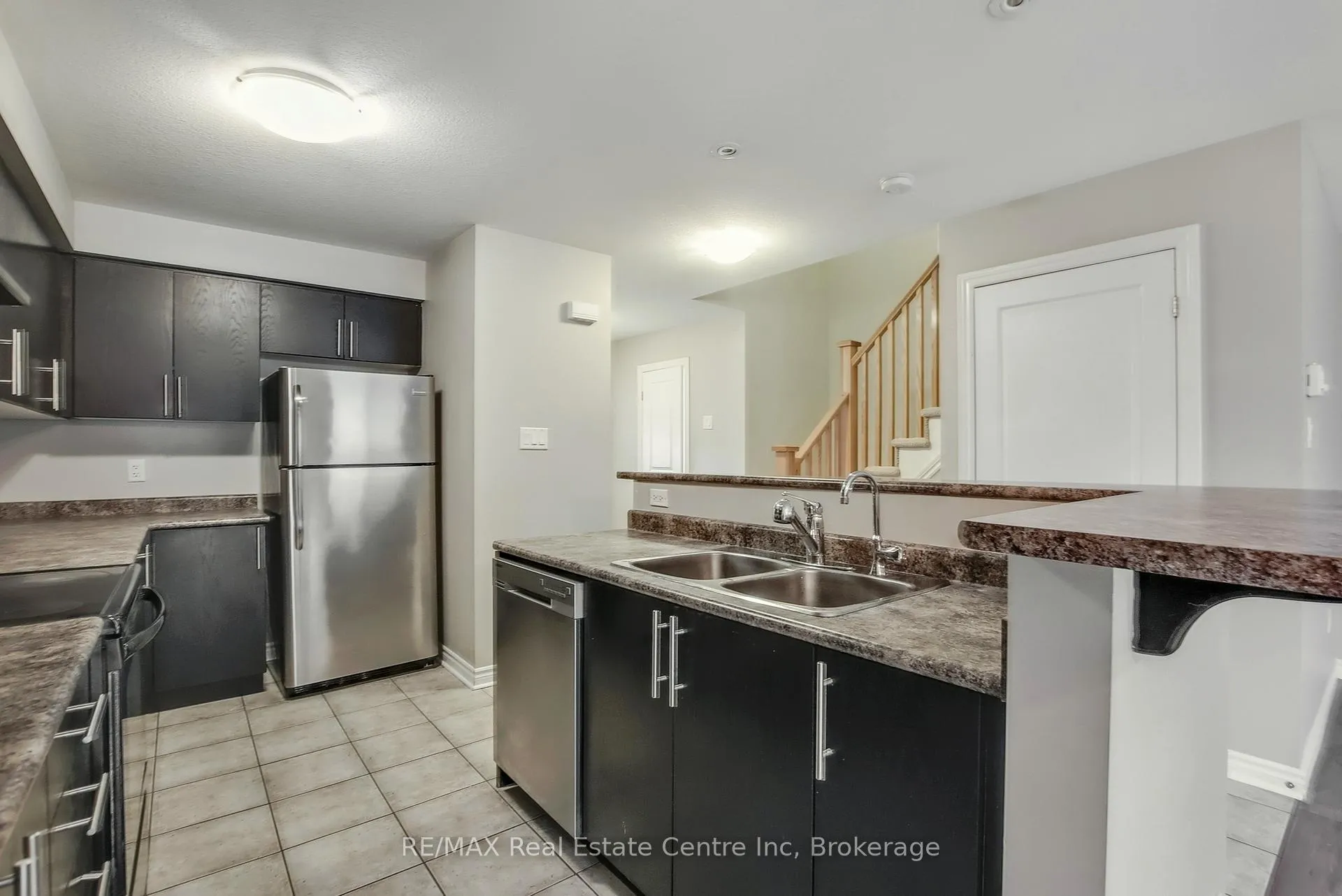 Photo 48 of 35 Revell Drive, Guelph, Clairfields/Hanlon Business Park — HOMEH