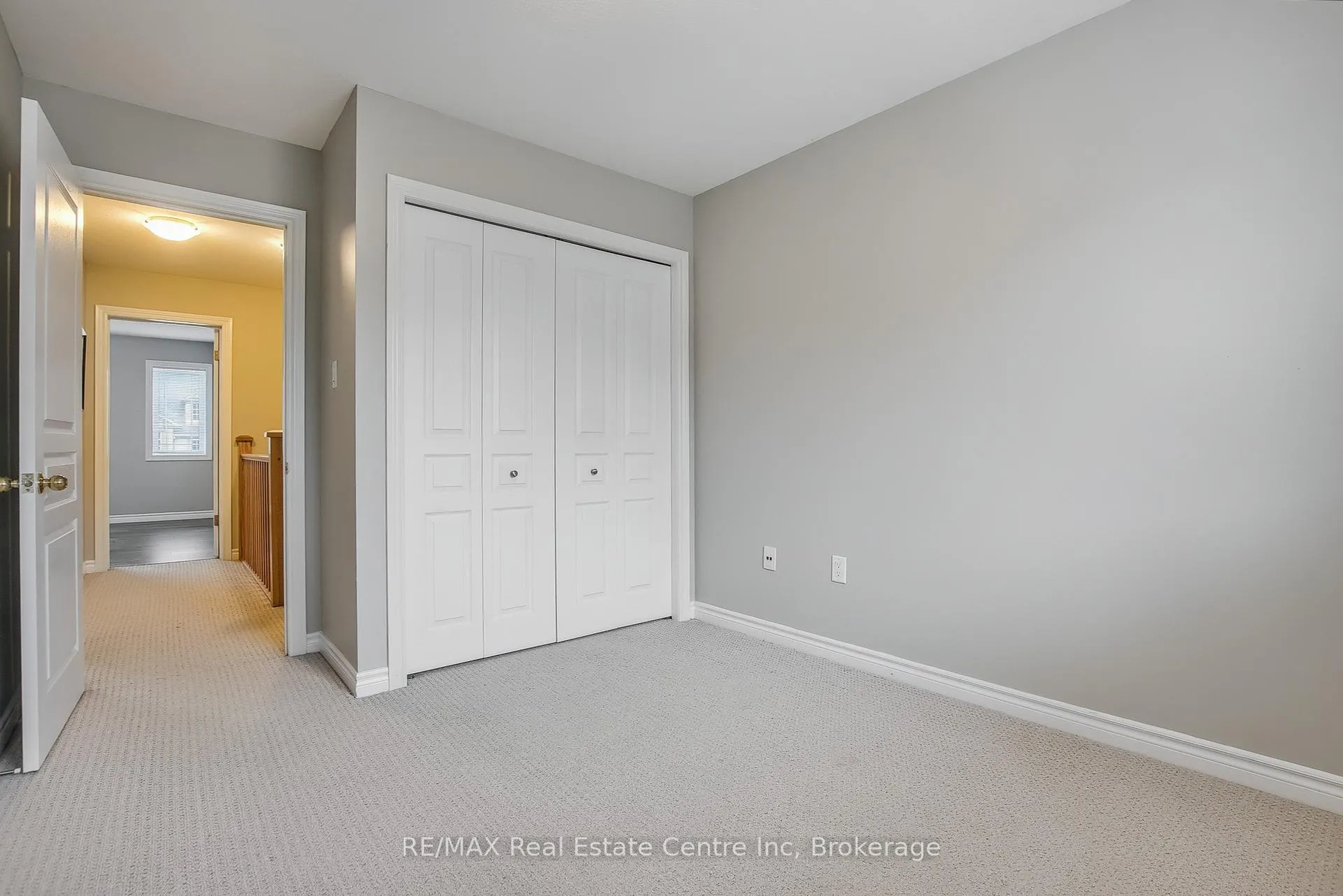 Photo 126 of 35 Revell Drive, Guelph, Clairfields/Hanlon Business Park — HOMEH