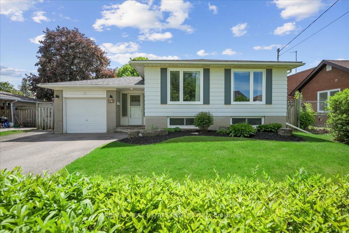 Front of 74 Mountainview Road S