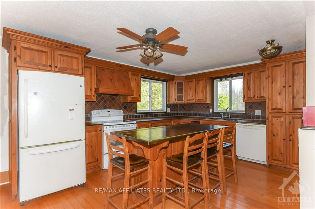 Photo 6 of 1860 Greys Creek Road, Ottawa, Osgoode Twp North of Reg Rd 6 — HOMEH