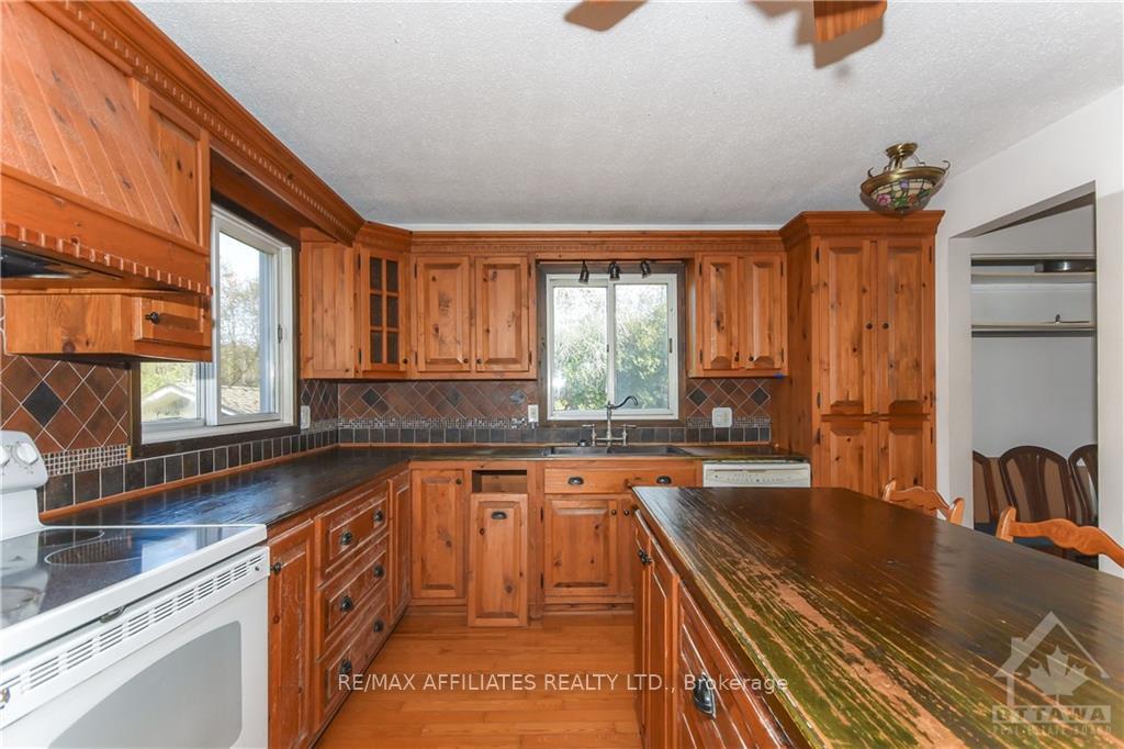 Photo 7 of 1860 Greys Creek Road, Ottawa, Osgoode Twp North of Reg Rd 6 — HOMEH