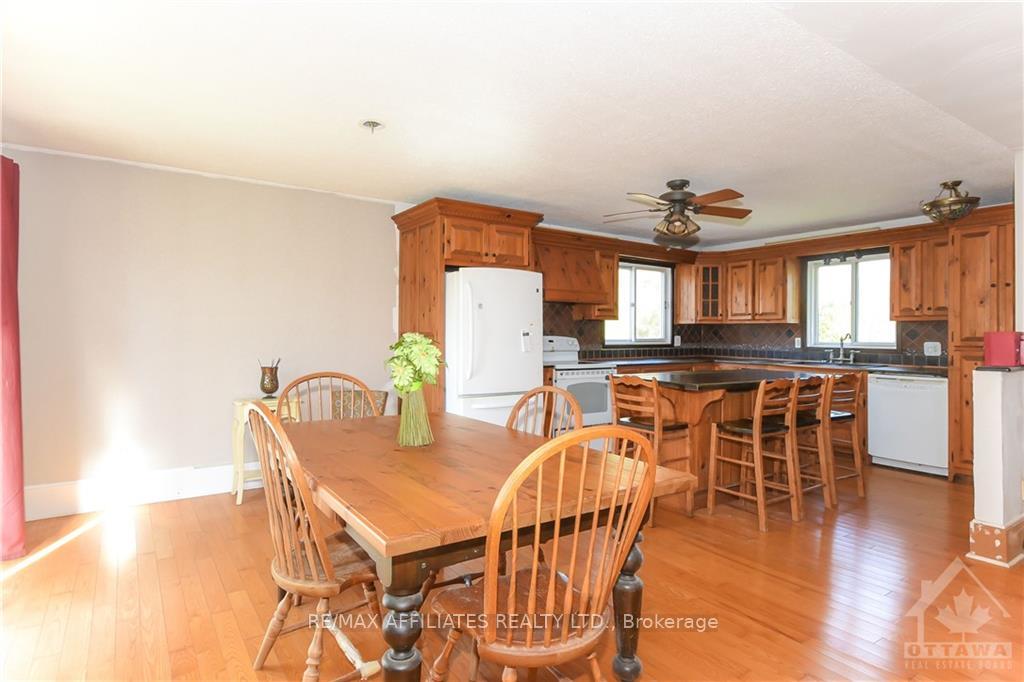 Photo 9 of 1860 Greys Creek Road, Ottawa, Osgoode Twp North of Reg Rd 6 — HOMEH