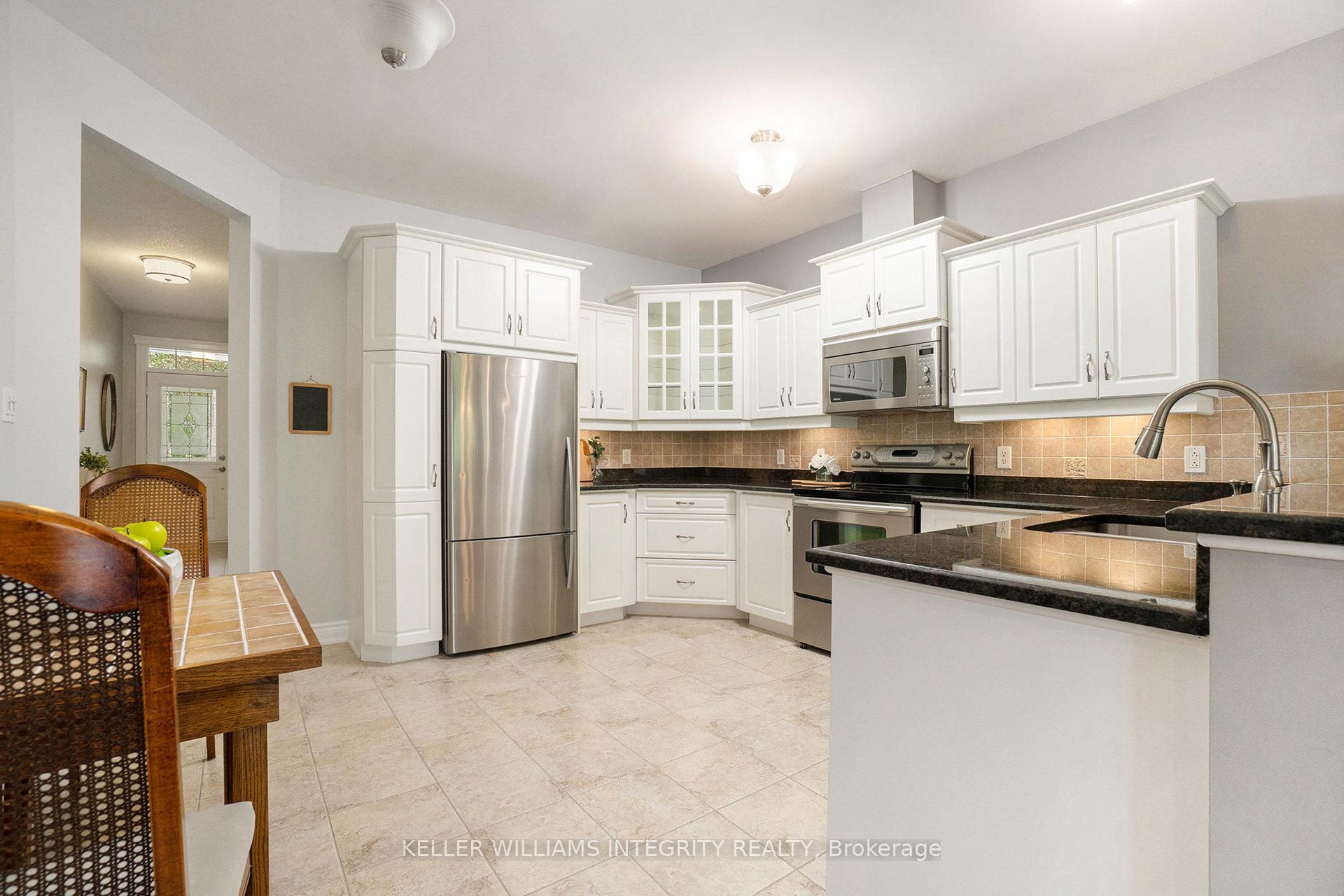 Photo 8 of 118 Heathercrest Private, Ottawa, Barrhaven - Stonebridge — HOMEH