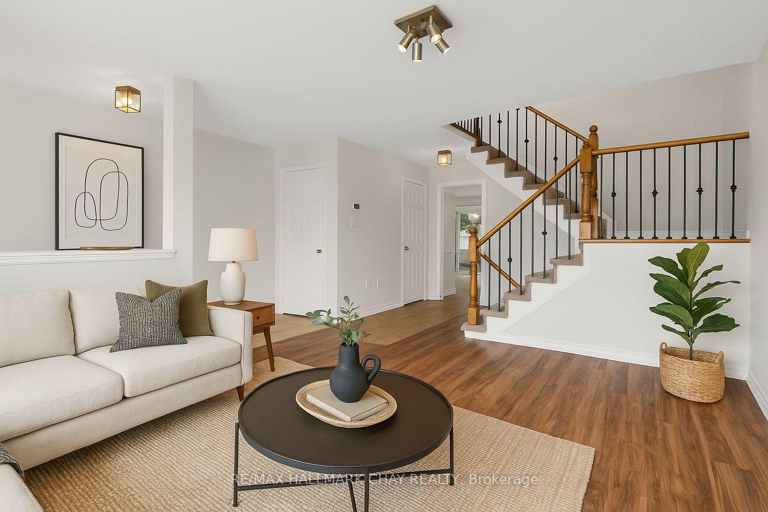 Photo 7 of 97 Bentley Crescent, Barrie, 400 West — HOMEH