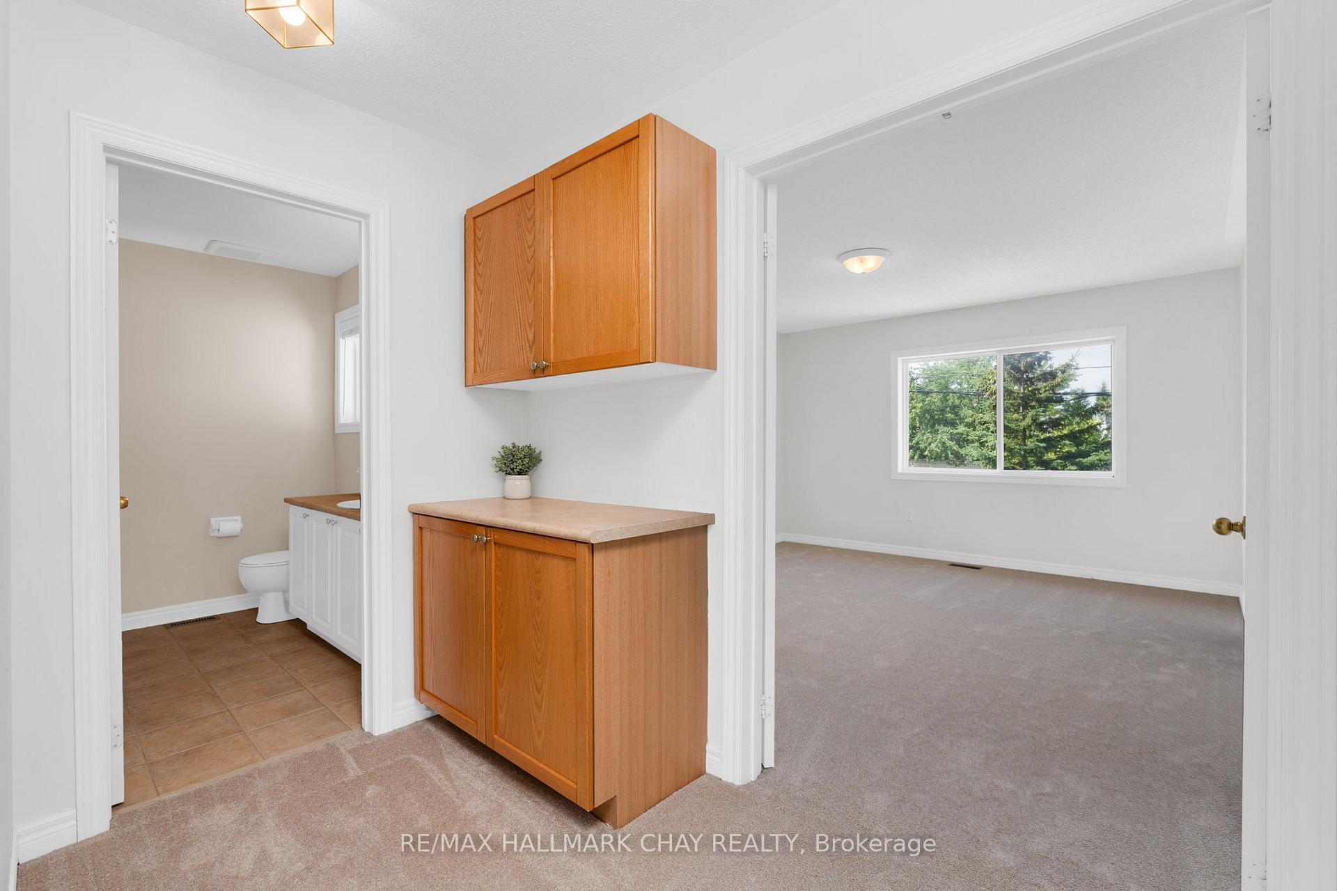 Photo 20 of 97 Bentley Crescent, Barrie, 400 West — HOMEH