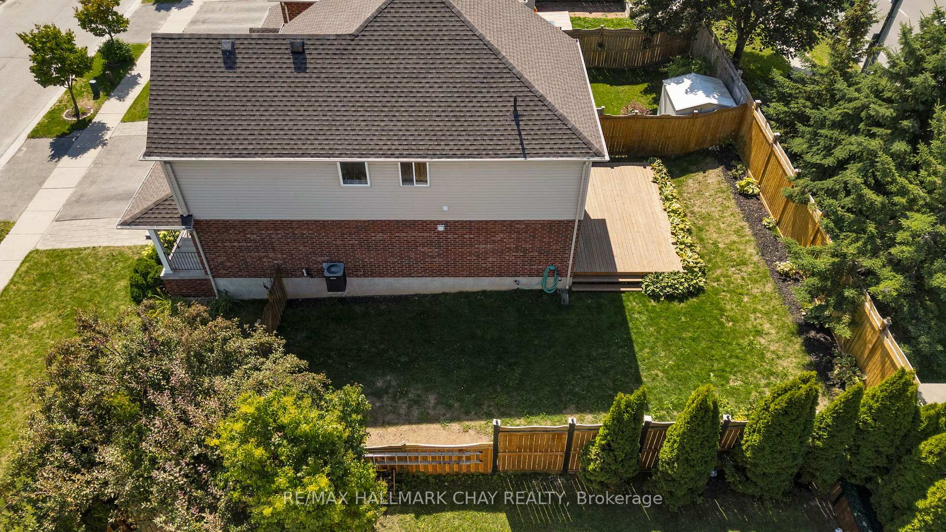 Photo 39 of 97 Bentley Crescent, Barrie, 400 West — HOMEH