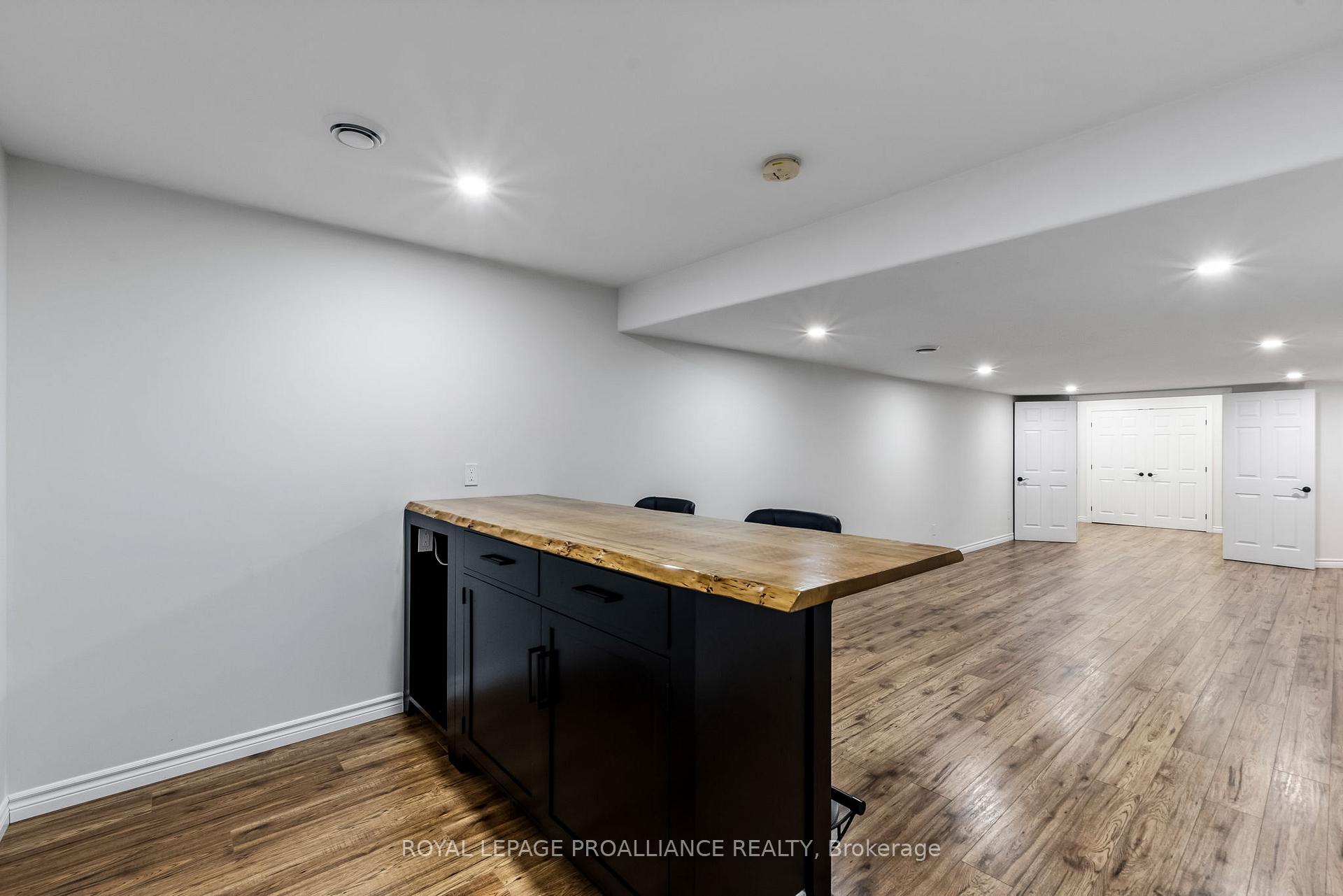 Photo 21 of 93 Mountain Ash Drive, Belleville, Thurlow Ward — HOMEH
