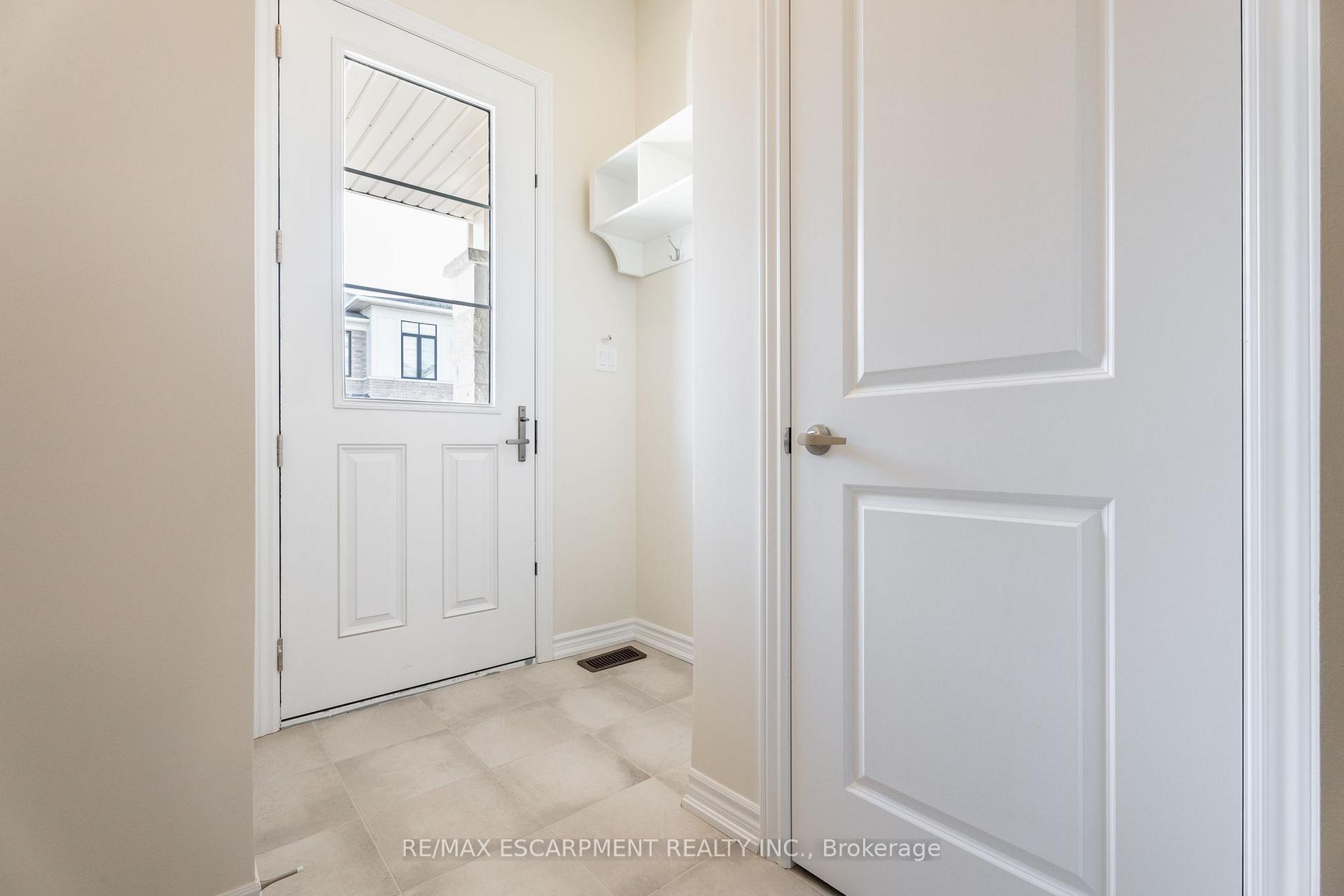 Photo 3 of 1405 Oakmont Common, Burlington, Tyandaga — HOMEH