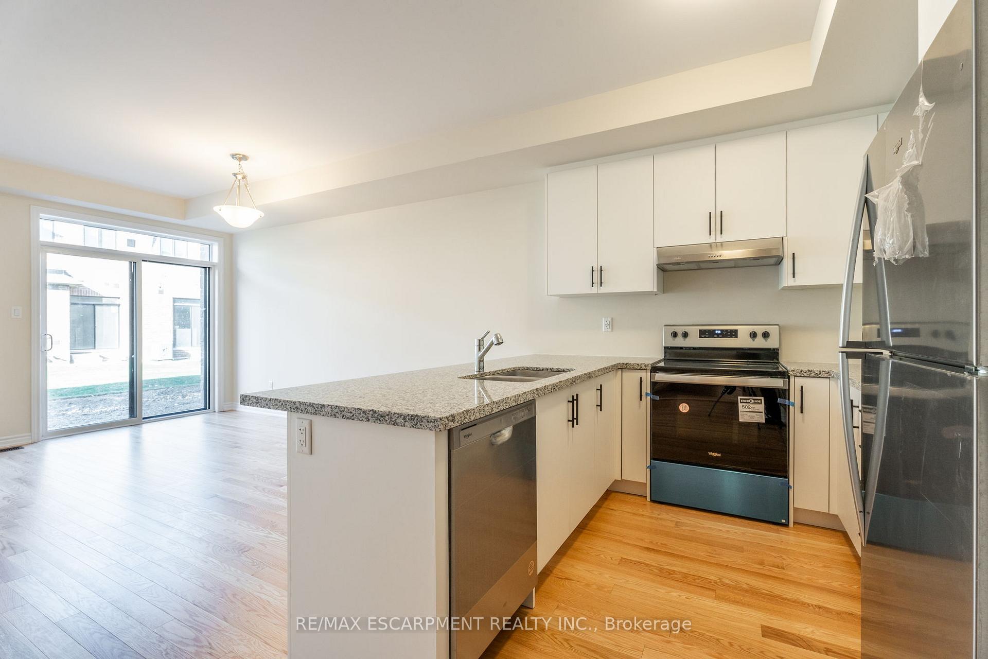Photo 5 of 1405 Oakmont Common, Burlington, Tyandaga — HOMEH