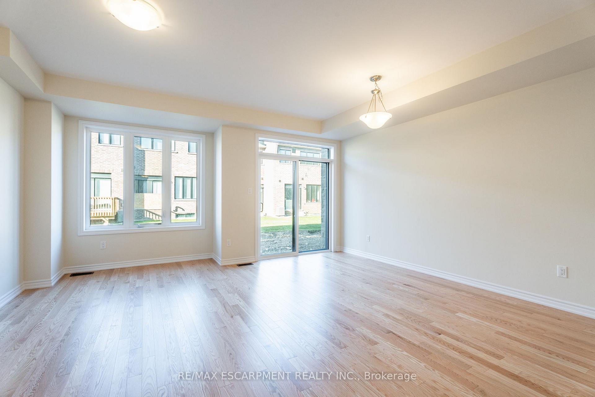 Photo 6 of 1405 Oakmont Common, Burlington, Tyandaga — HOMEH