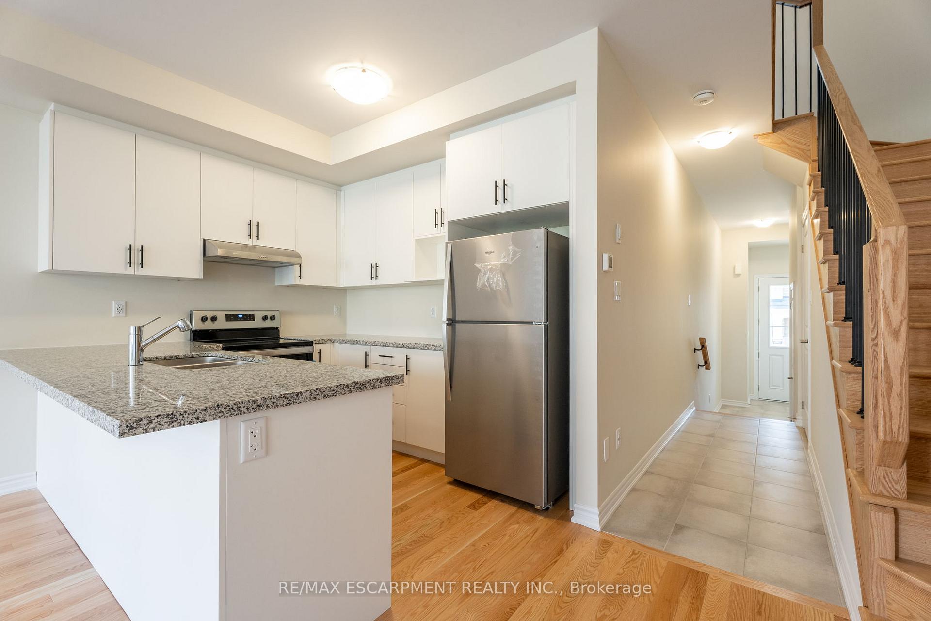 Photo 11 of 1405 Oakmont Common, Burlington, Tyandaga — HOMEH