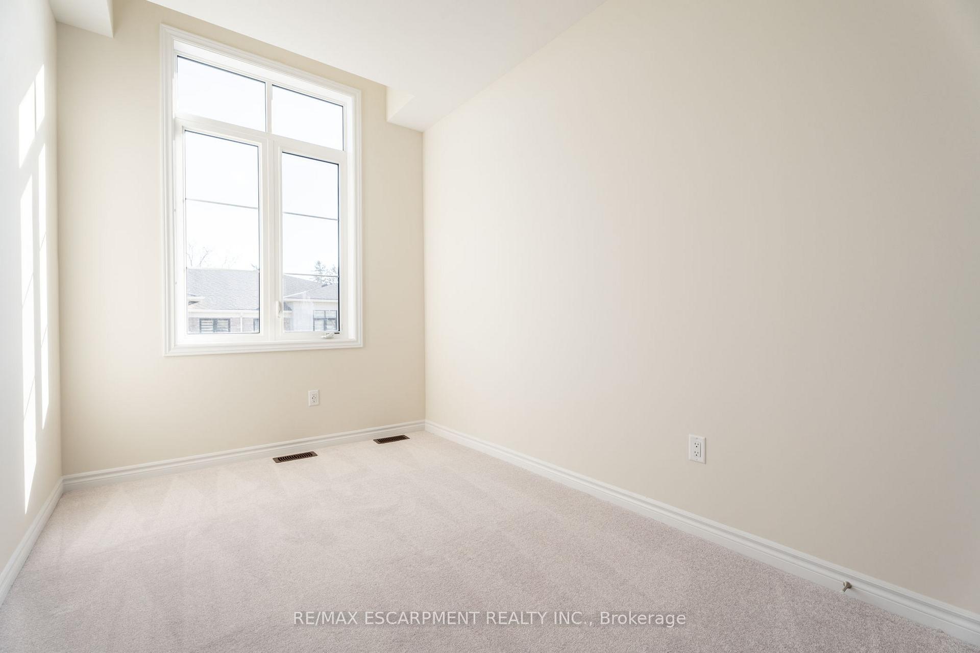 Photo 15 of 1405 Oakmont Common, Burlington, Tyandaga — HOMEH