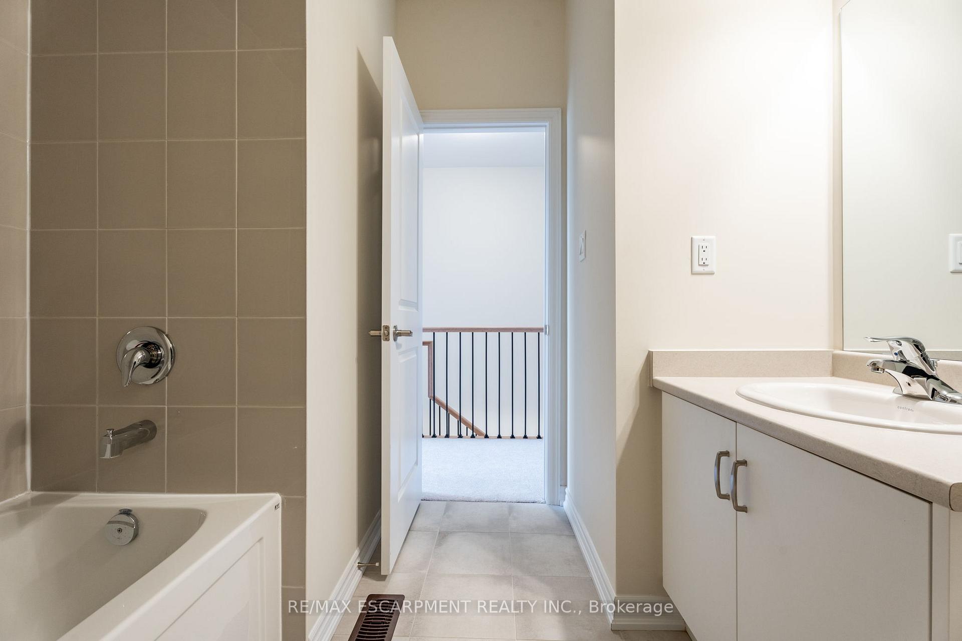 Photo 19 of 1405 Oakmont Common, Burlington, Tyandaga — HOMEH