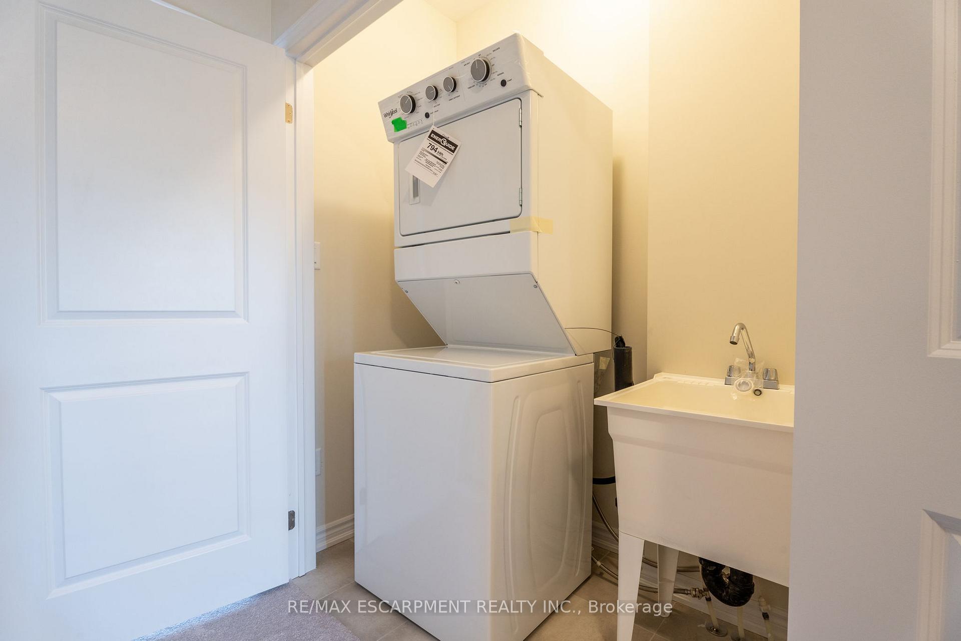 Photo 21 of 1405 Oakmont Common, Burlington, Tyandaga — HOMEH