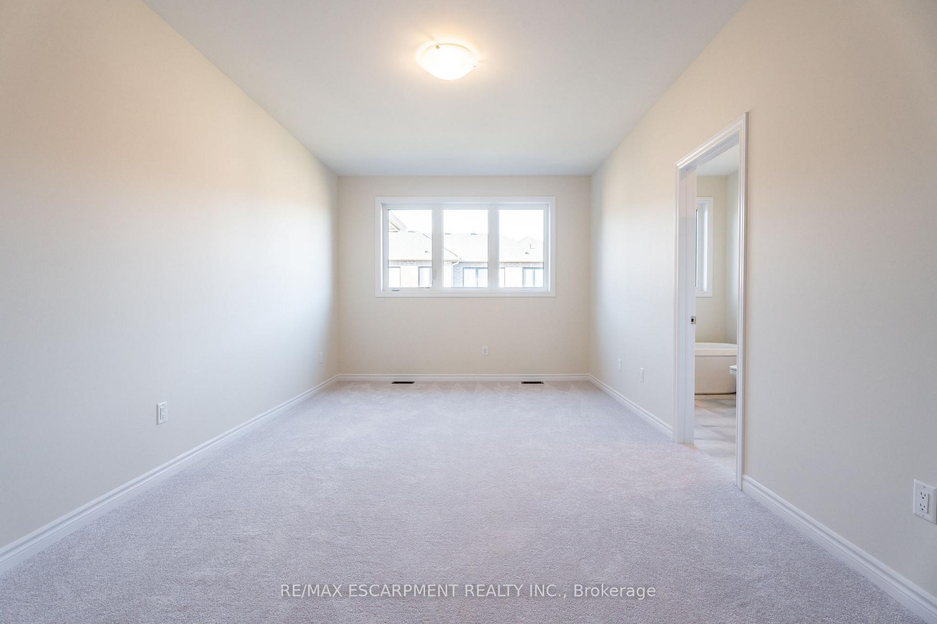 Photo 22 of 1405 Oakmont Common, Burlington, Tyandaga — HOMEH