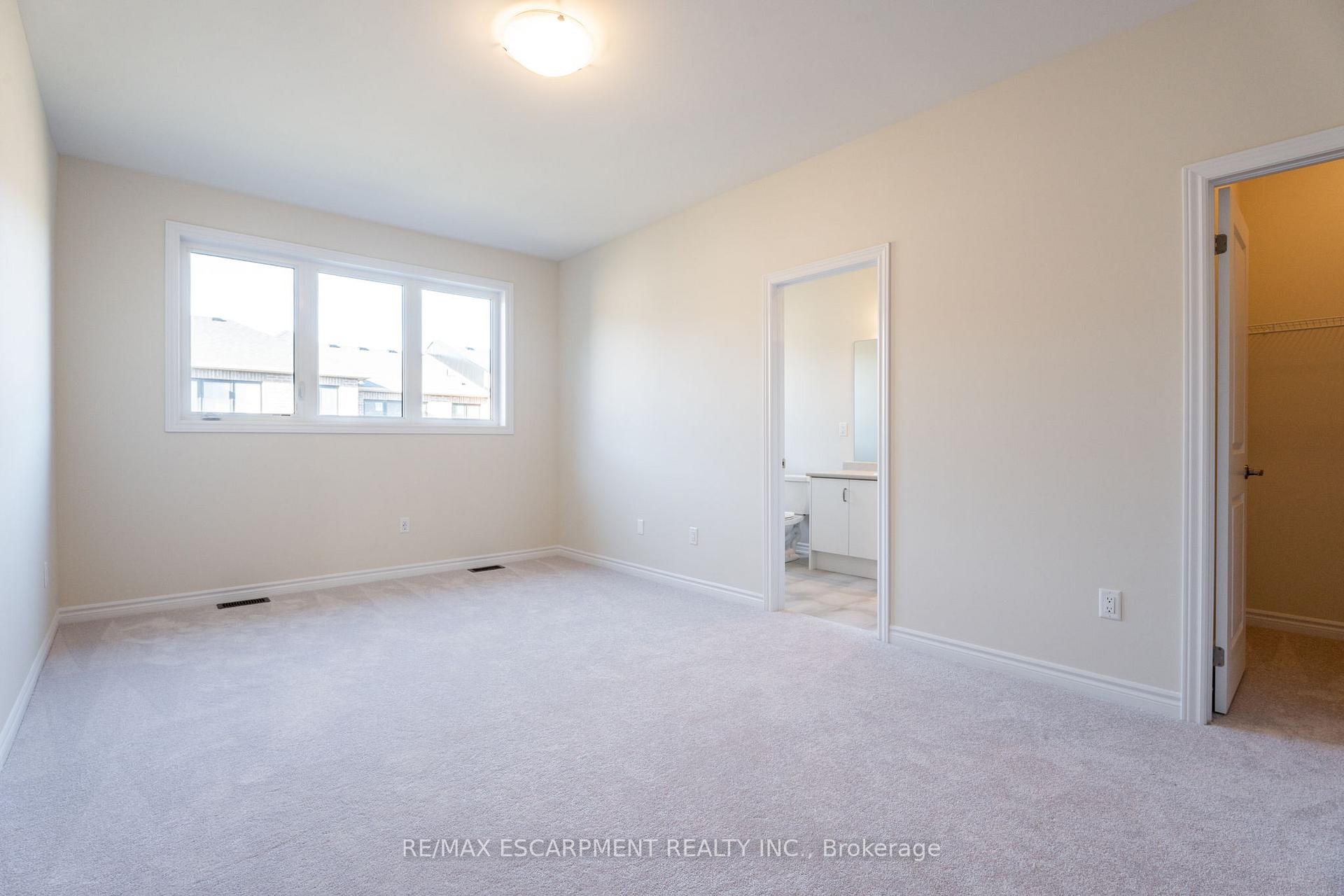 Photo 23 of 1405 Oakmont Common, Burlington, Tyandaga — HOMEH