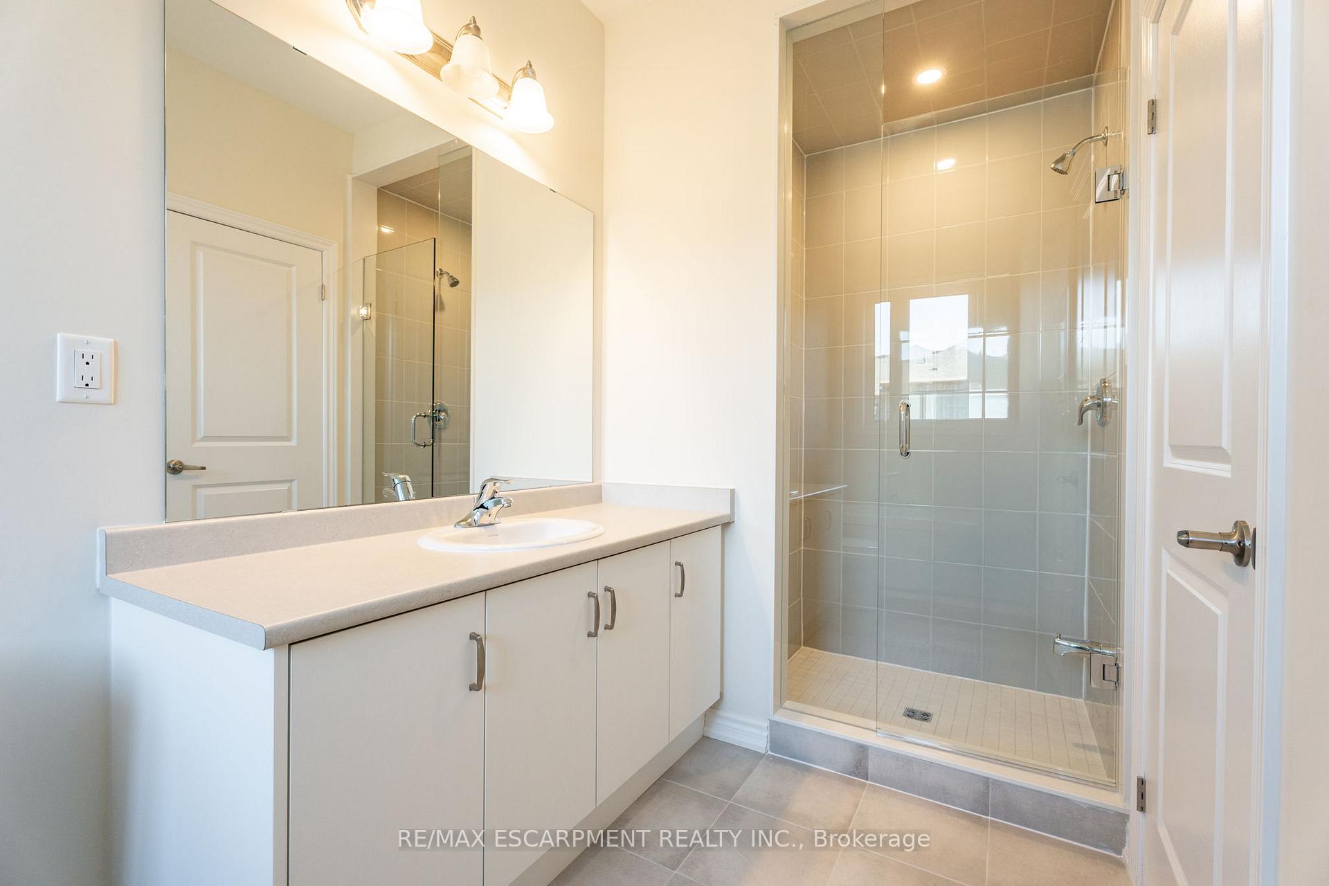 Photo 25 of 1405 Oakmont Common, Burlington, Tyandaga — HOMEH