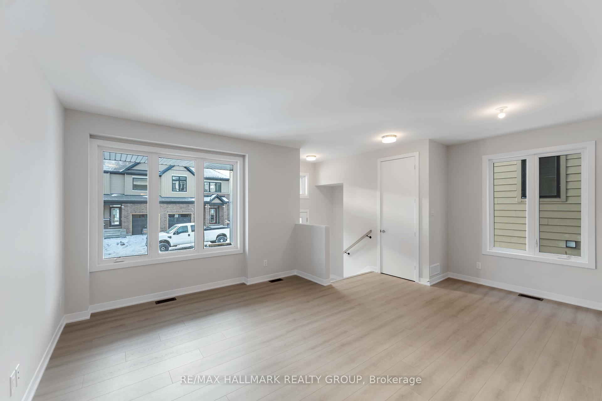 Photo 5 of 203 Beebalm Crescent, Ottawa, Barrhaven - Half Moon Bay — HOMEH