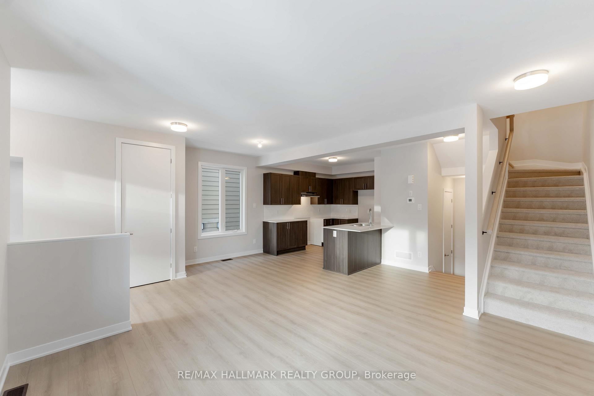 Photo 8 of 203 Beebalm Crescent, Ottawa, Barrhaven - Half Moon Bay — HOMEH