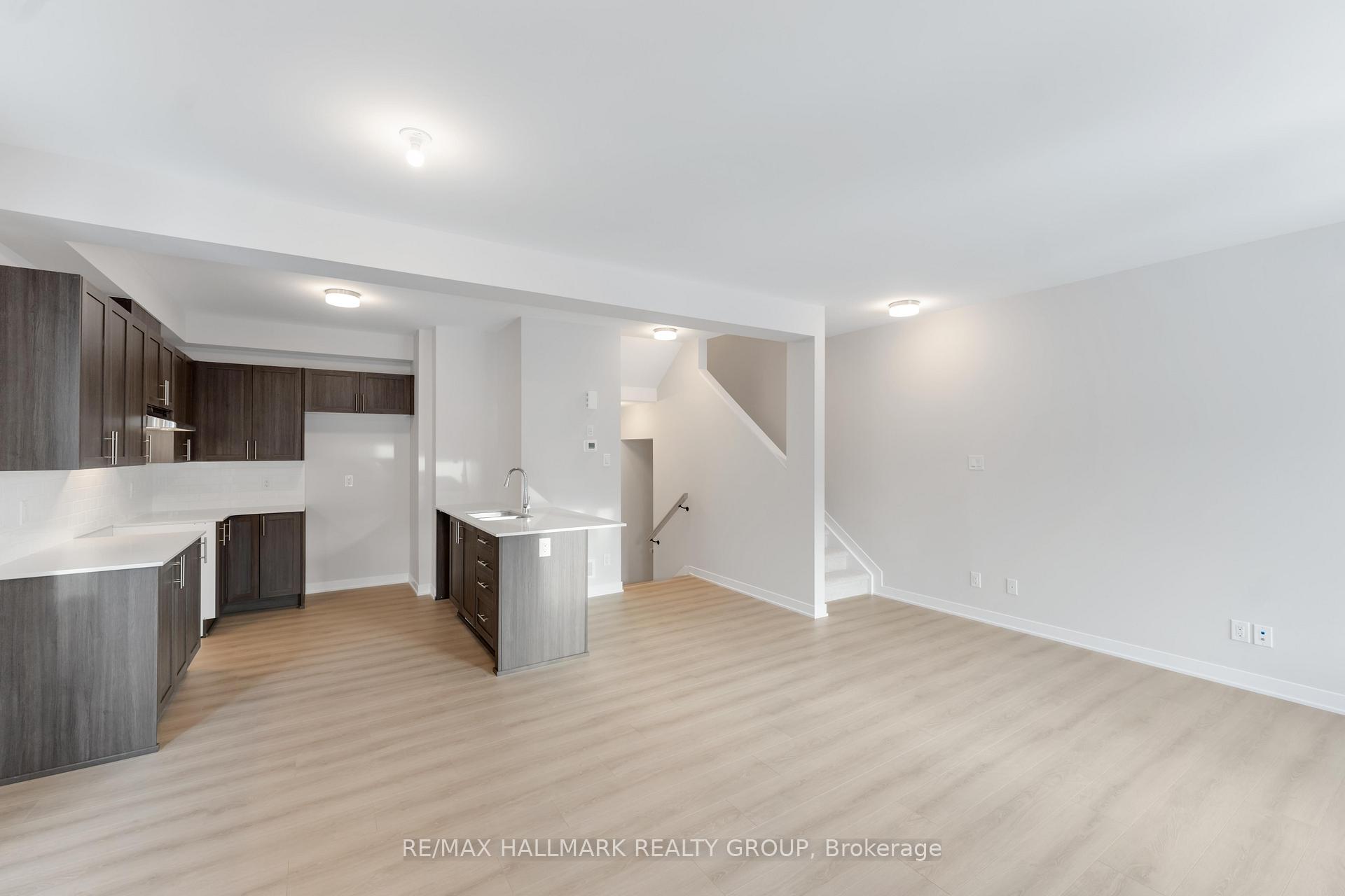 Photo 11 of 203 Beebalm Crescent, Ottawa, Barrhaven - Half Moon Bay — HOMEH