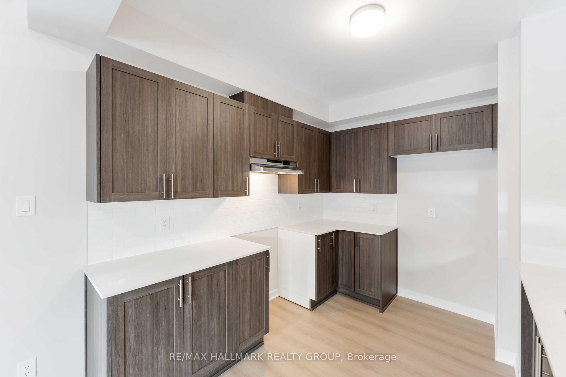 Photo 12 of 203 Beebalm Crescent, Ottawa, Barrhaven - Half Moon Bay — HOMEH
