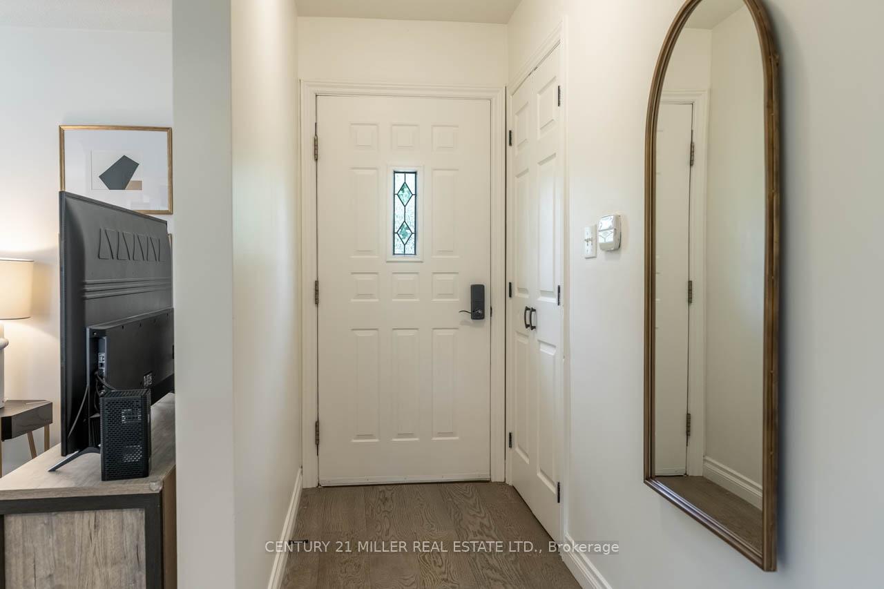 Photo 4 of 334 Freelton Road, Hamilton, Freelton — HOMEH