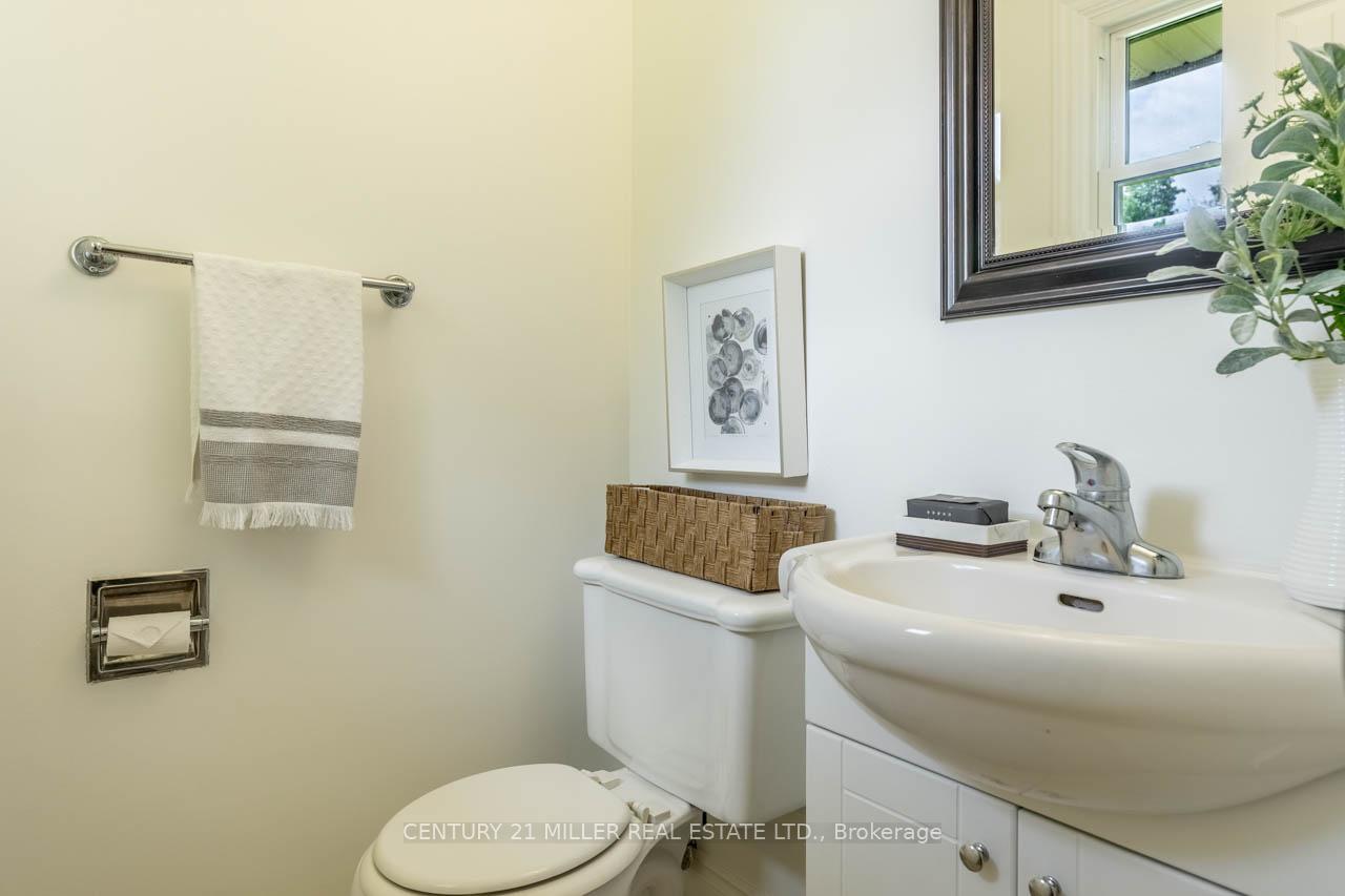 Photo 14 of 334 Freelton Road, Hamilton, Freelton — HOMEH