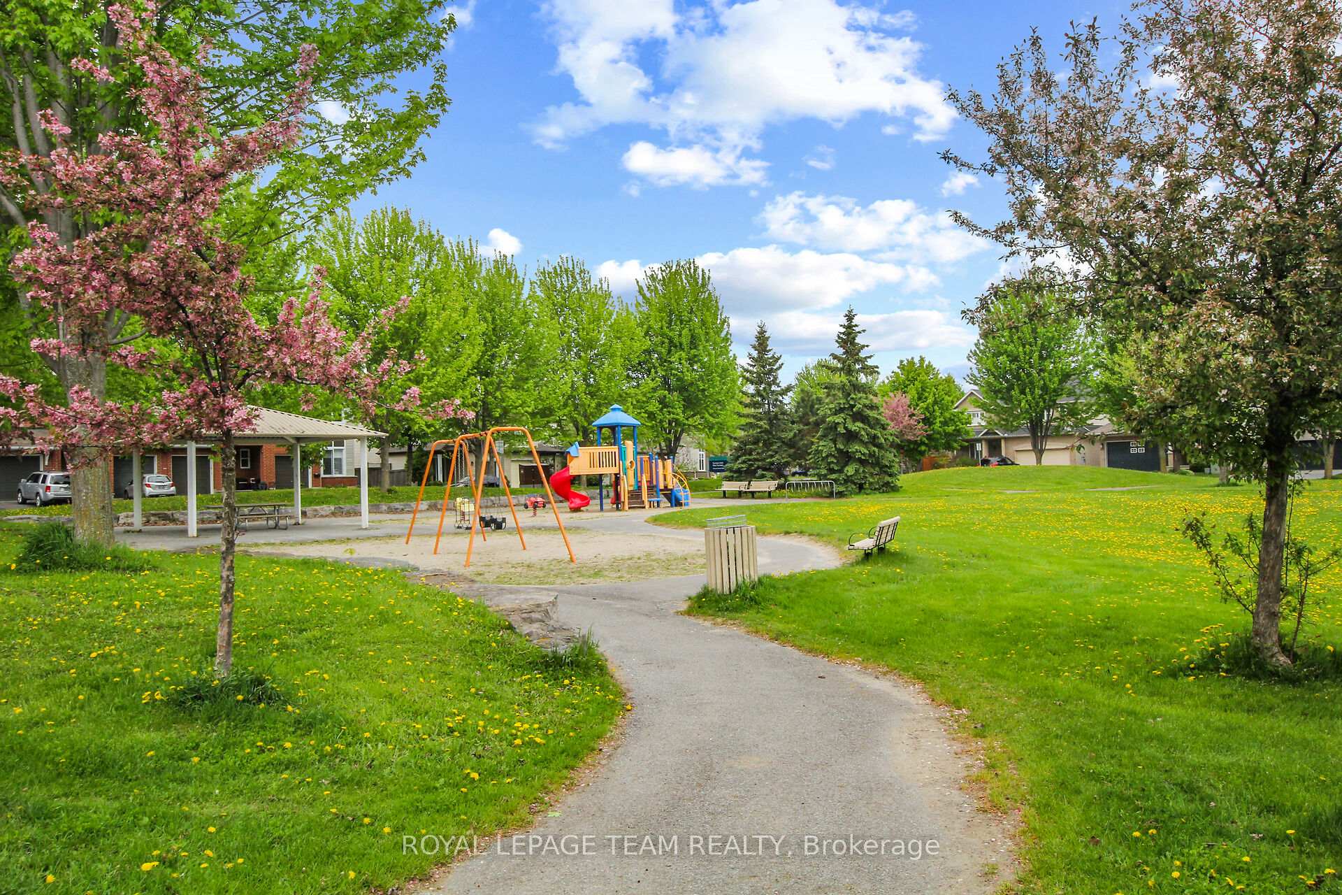 Photo 2 of 124 Versilia Drive, Ottawa, Barrhaven East — HOMEH