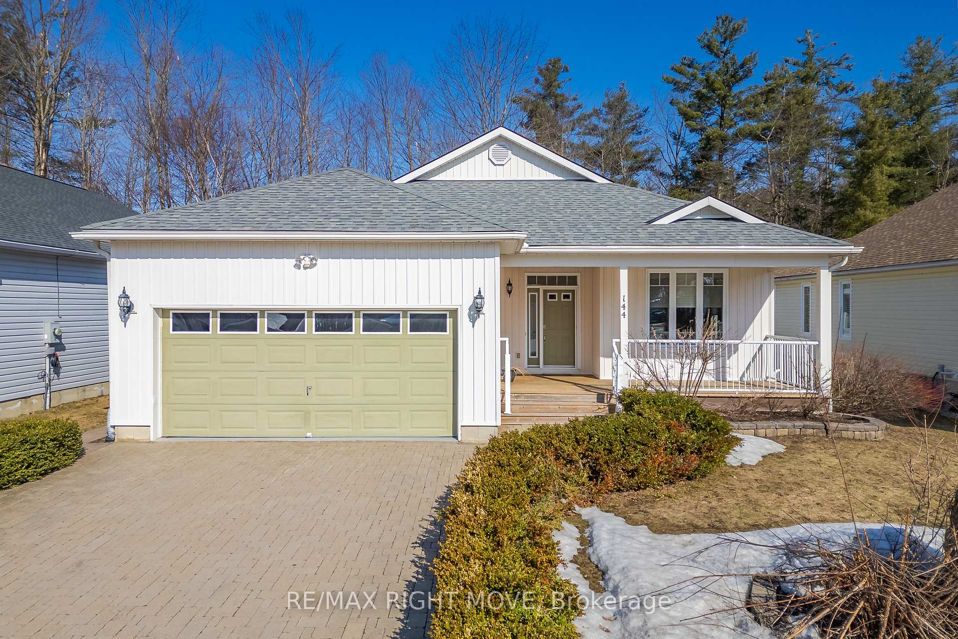 Photo 1 of 144 Hedgewood Lane, Gravenhurst, Muskoka (S) — HOMEH