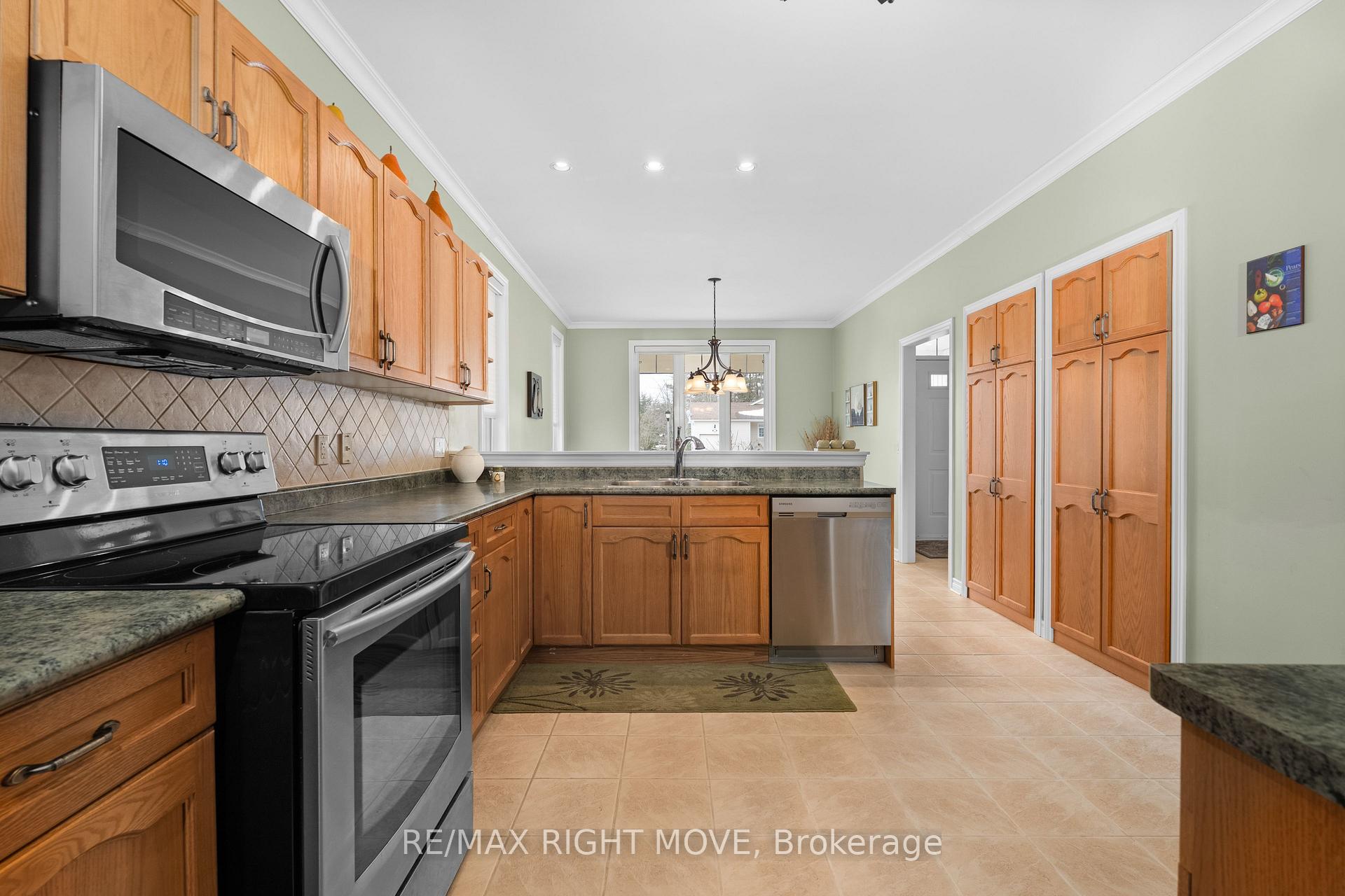Photo 20 of 144 Hedgewood Lane, Gravenhurst, Muskoka (S) — HOMEH