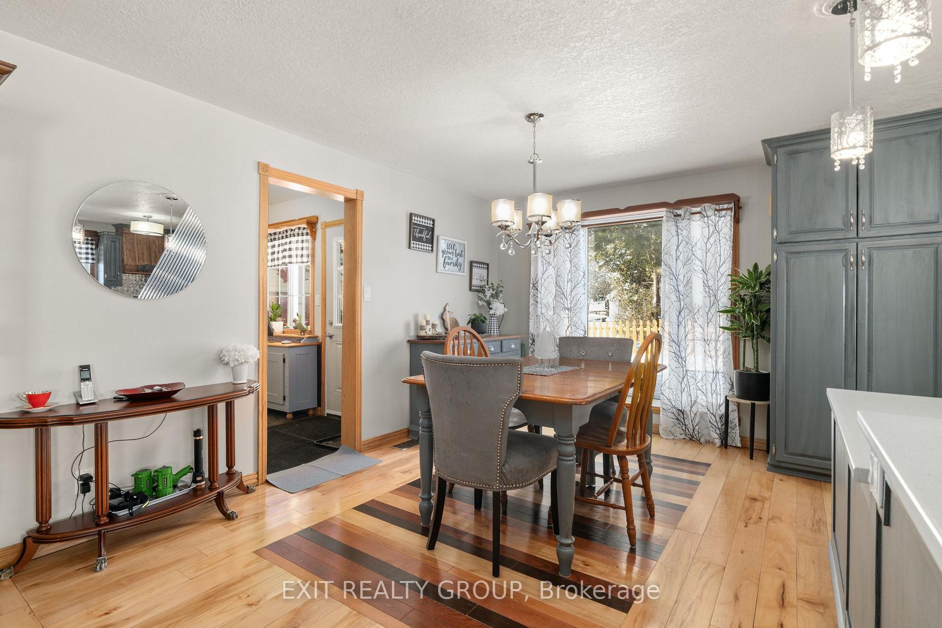 Photo 10 of 705 Wallbridge-Loyalist Road, Belleville, Belleville Ward — HOMEH