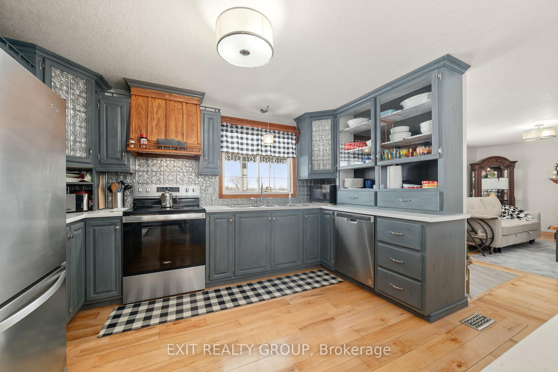 Photo 12 of 705 Wallbridge-Loyalist Road, Belleville, Belleville Ward — HOMEH