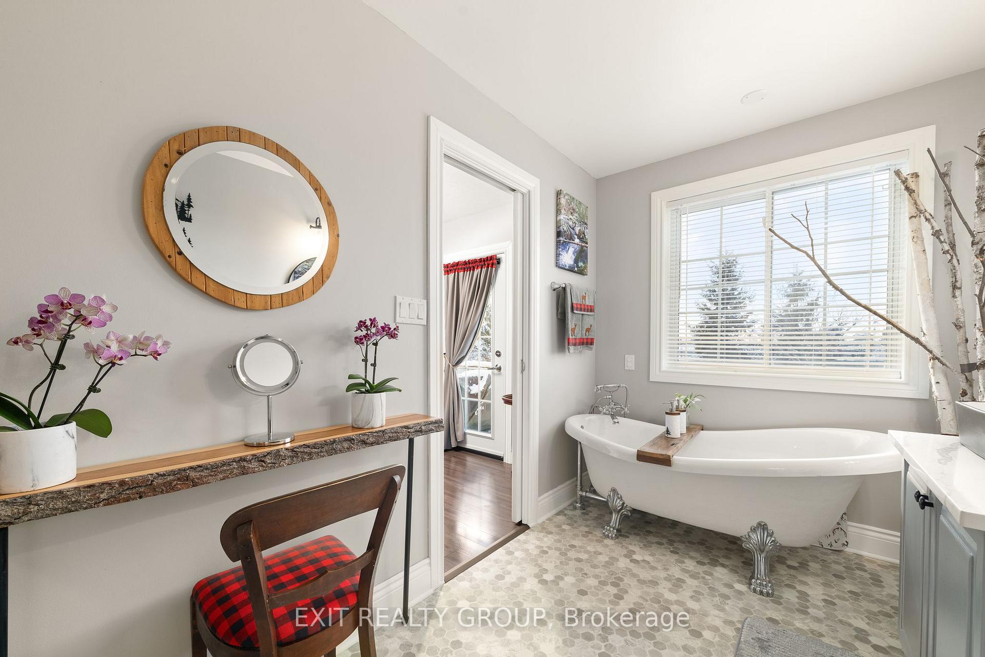 Photo 29 of 705 Wallbridge-Loyalist Road, Belleville, Belleville Ward — HOMEH