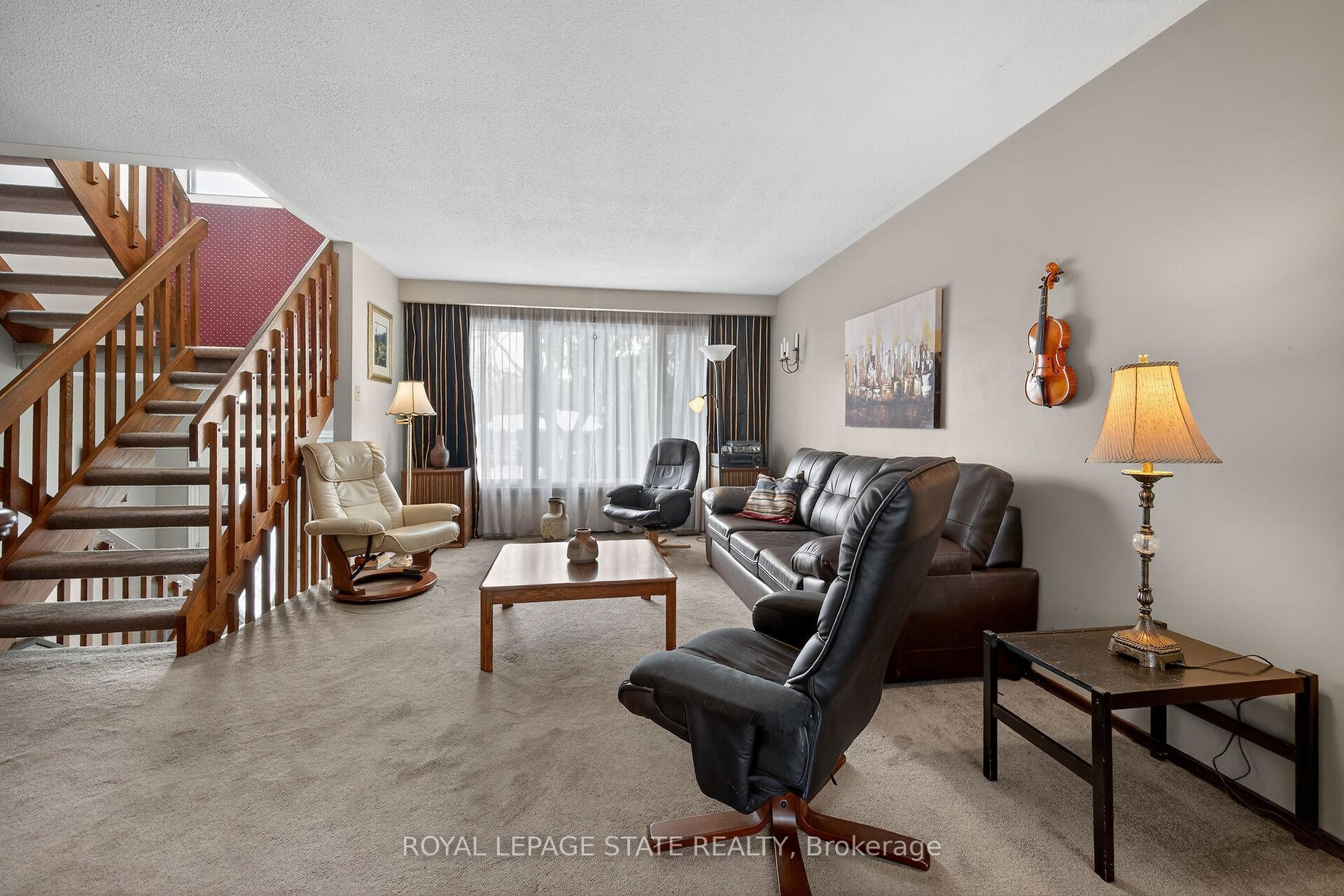 Photo 3 of 356 Cranbrook Drive, Hamilton, Gilkson — HOMEH