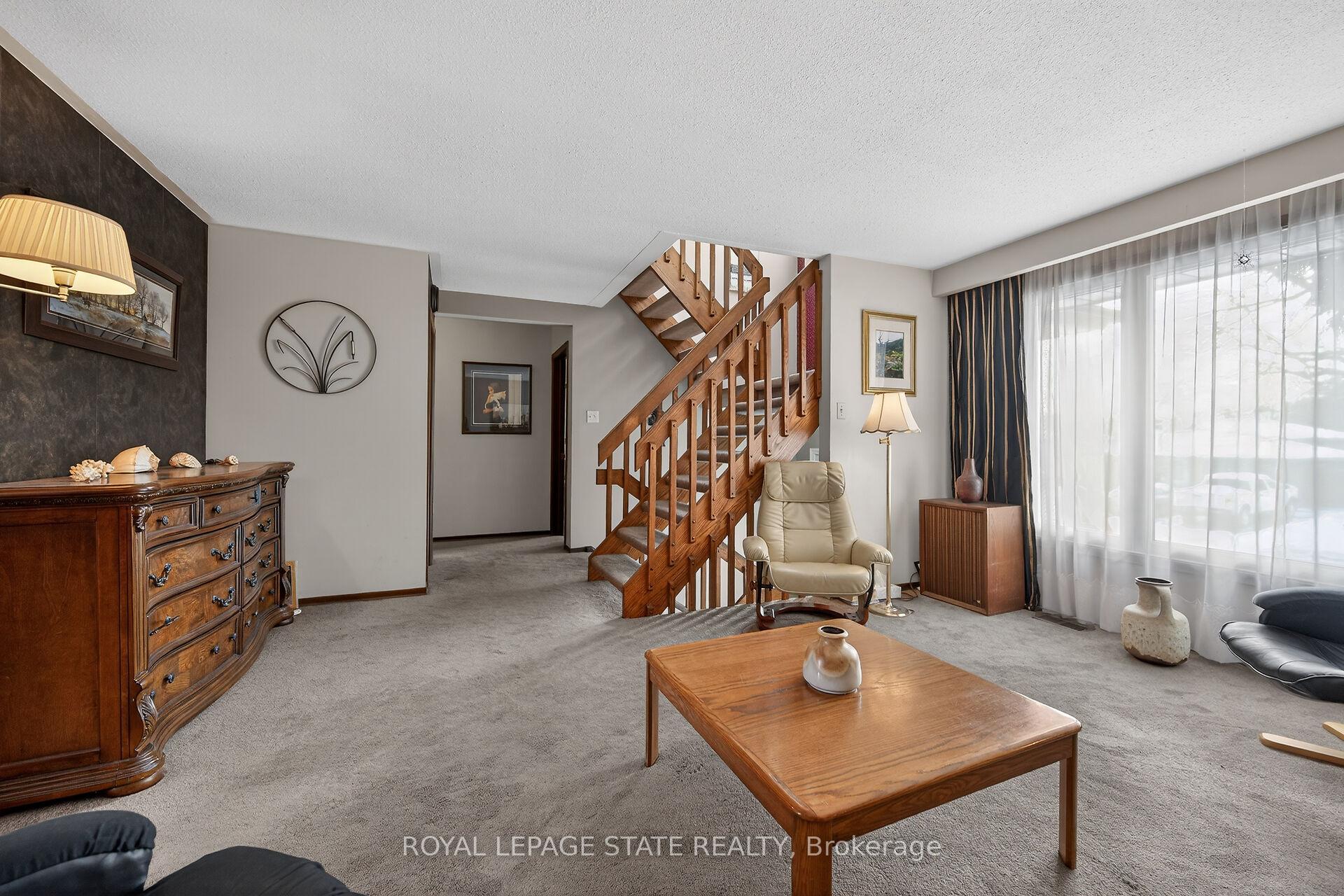Photo 5 of 356 Cranbrook Drive, Hamilton, Gilkson — HOMEH
