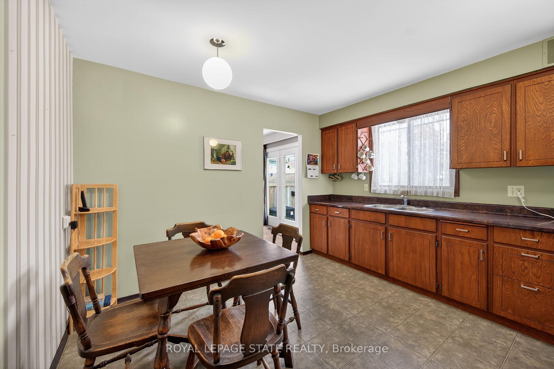 Photo 11 of 356 Cranbrook Drive, Hamilton, Gilkson — HOMEH