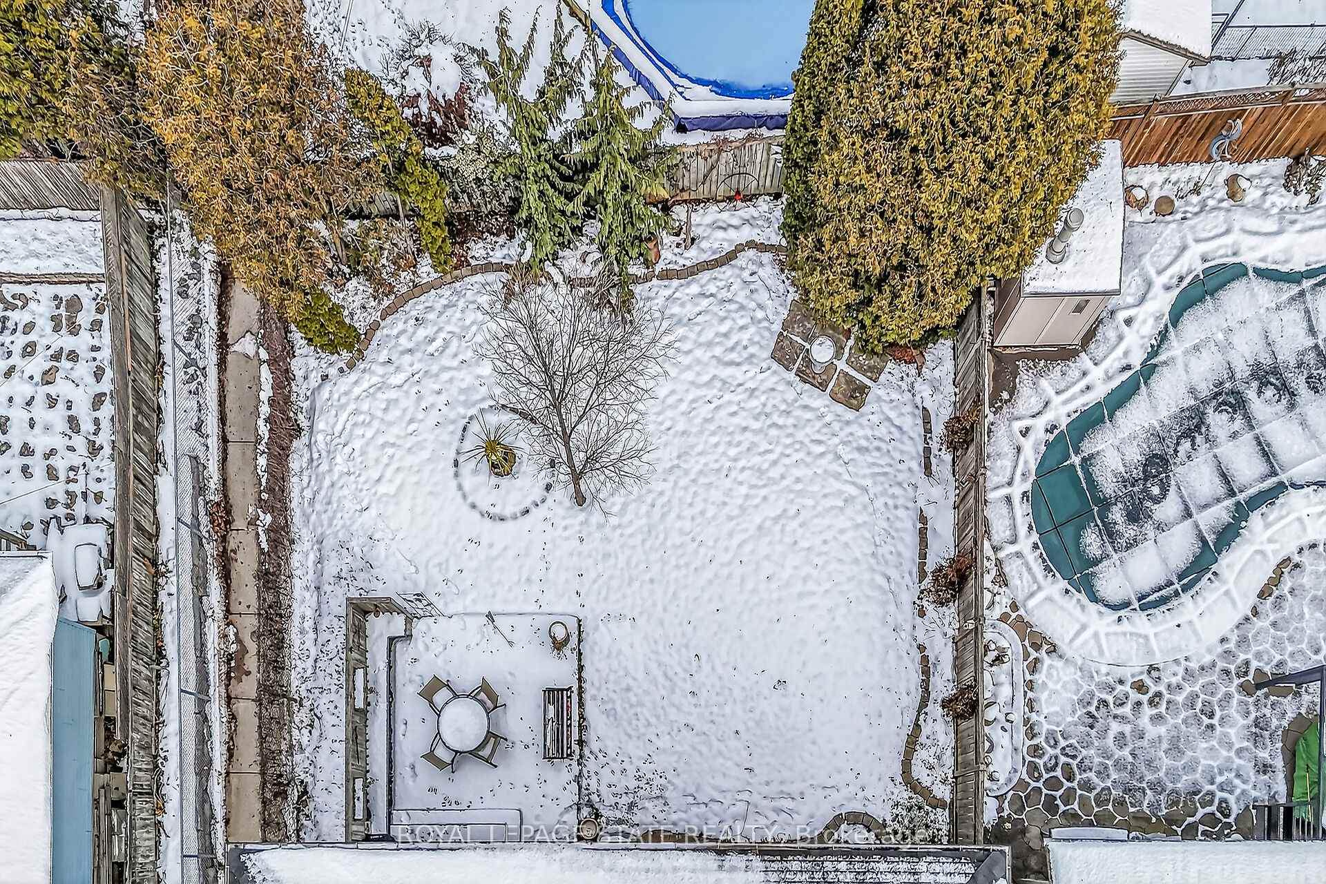 Photo 45 of 356 Cranbrook Drive, Hamilton, Gilkson — HOMEH