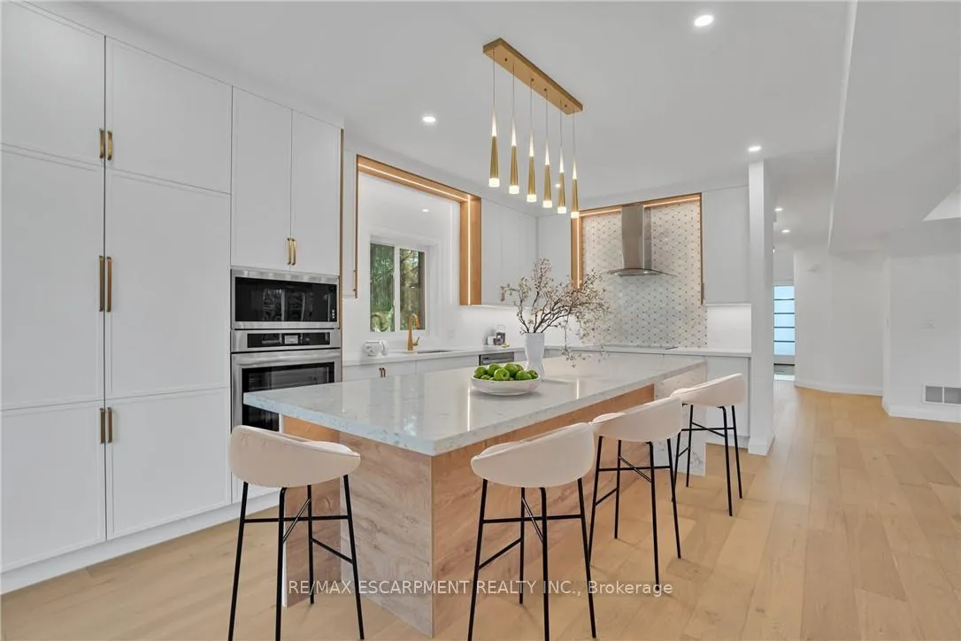 Photo 31 of 386 Southcote Road, Hamilton, Meadowlands — HOMEH