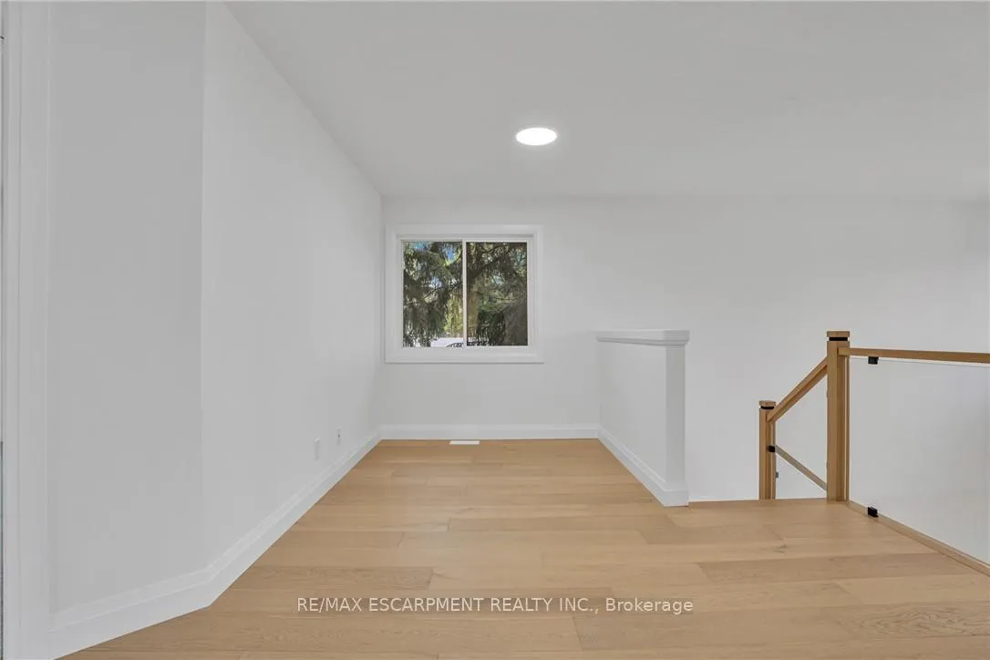 Photo 202 of 386 Southcote Road, Hamilton, Meadowlands — HOMEH