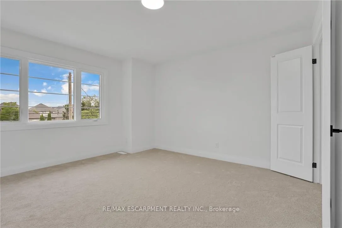 Photo 207 of 386 Southcote Road, Hamilton, Meadowlands — HOMEH
