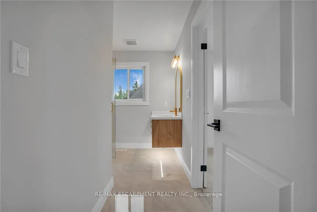 Photo 248 of 386 Southcote Road, Hamilton, Meadowlands — HOMEH