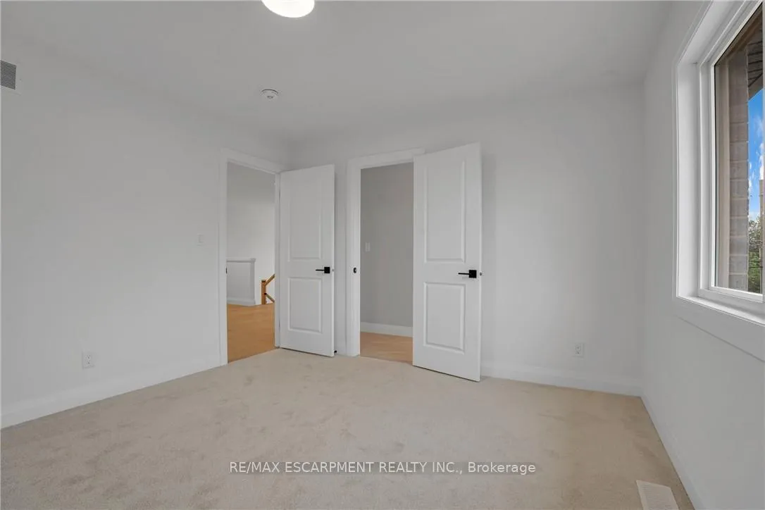 Photo 274 of 386 Southcote Road, Hamilton, Meadowlands — HOMEH