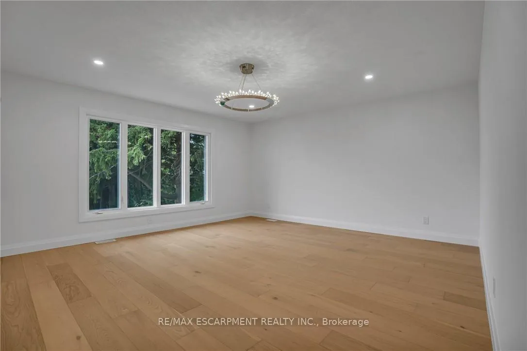 Photo 285 of 386 Southcote Road, Hamilton, Meadowlands — HOMEH